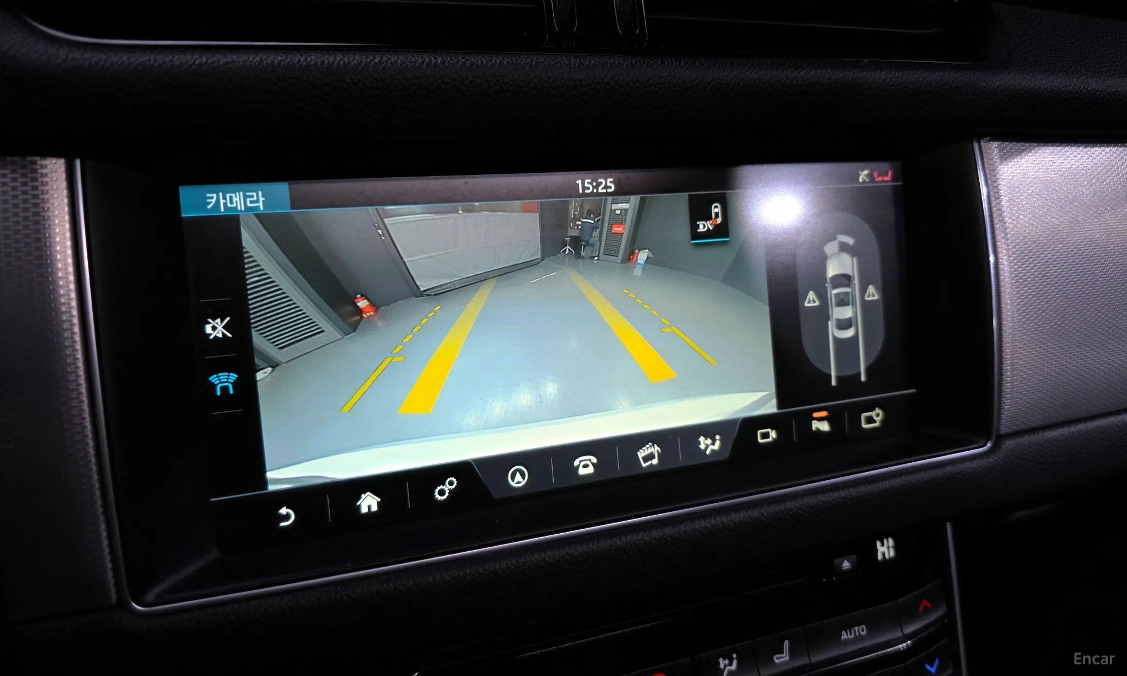 Jaguar XF (x260) превью 15