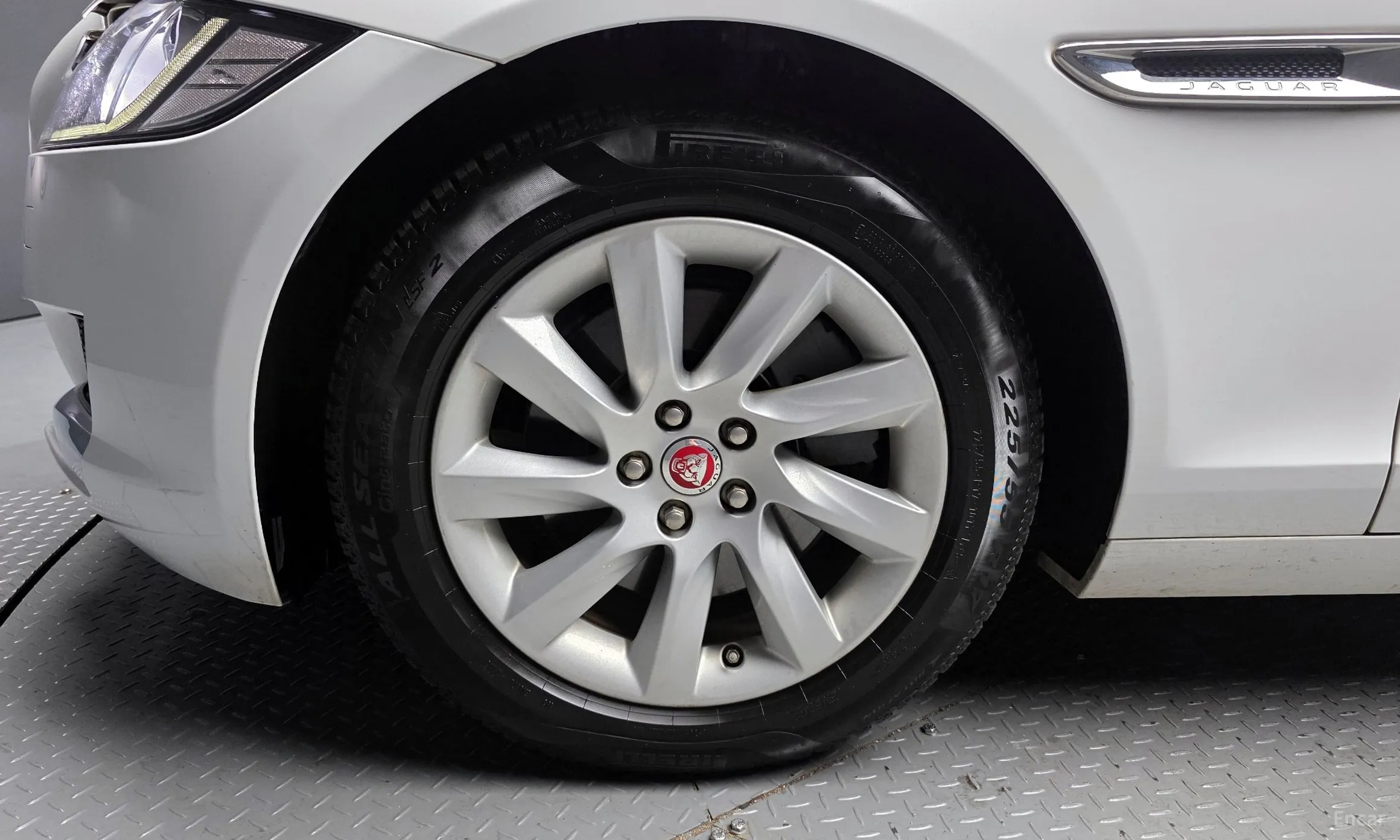 Jaguar XF (x260) превью 5