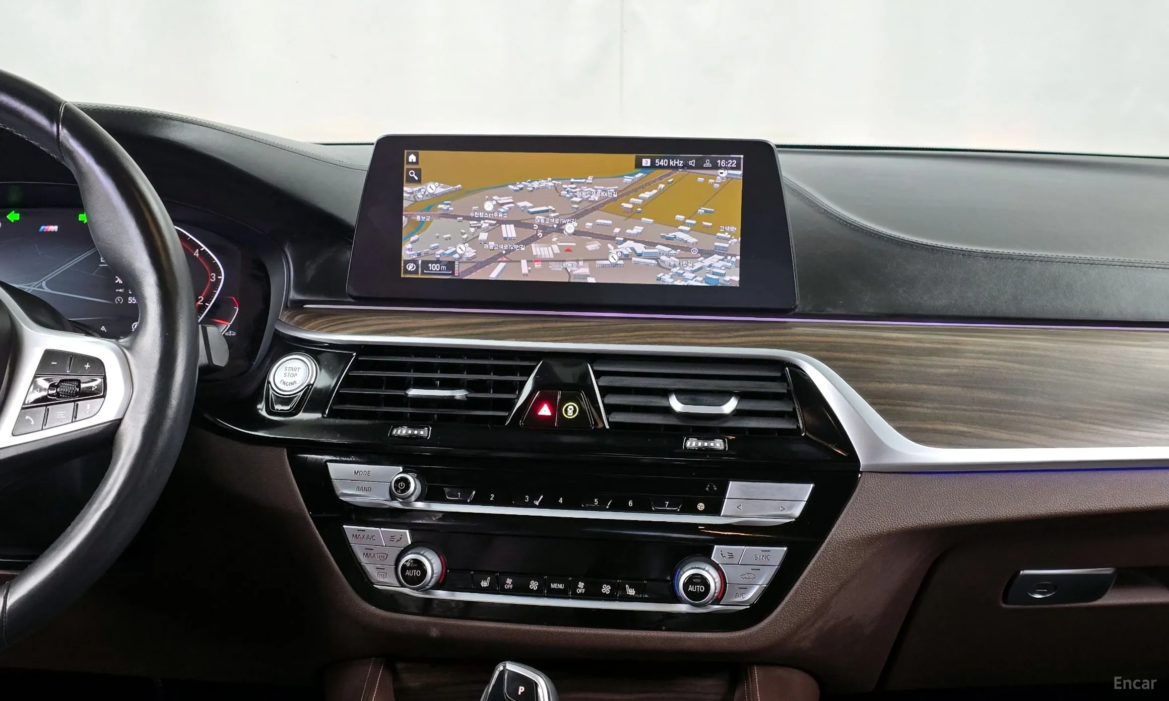 BMW 5 Series (G30) превью 14
