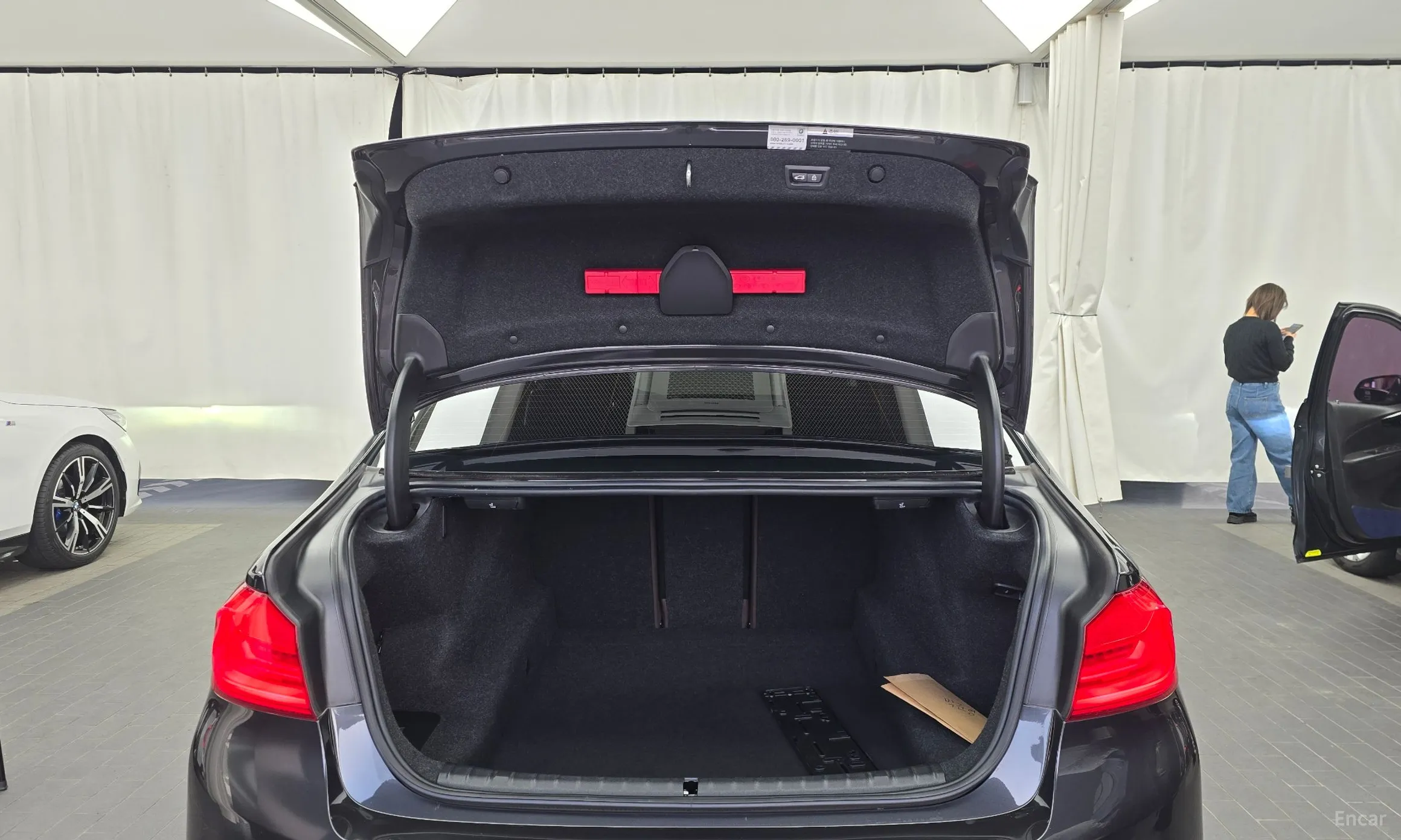 BMW 5 Series (G30) превью 20
