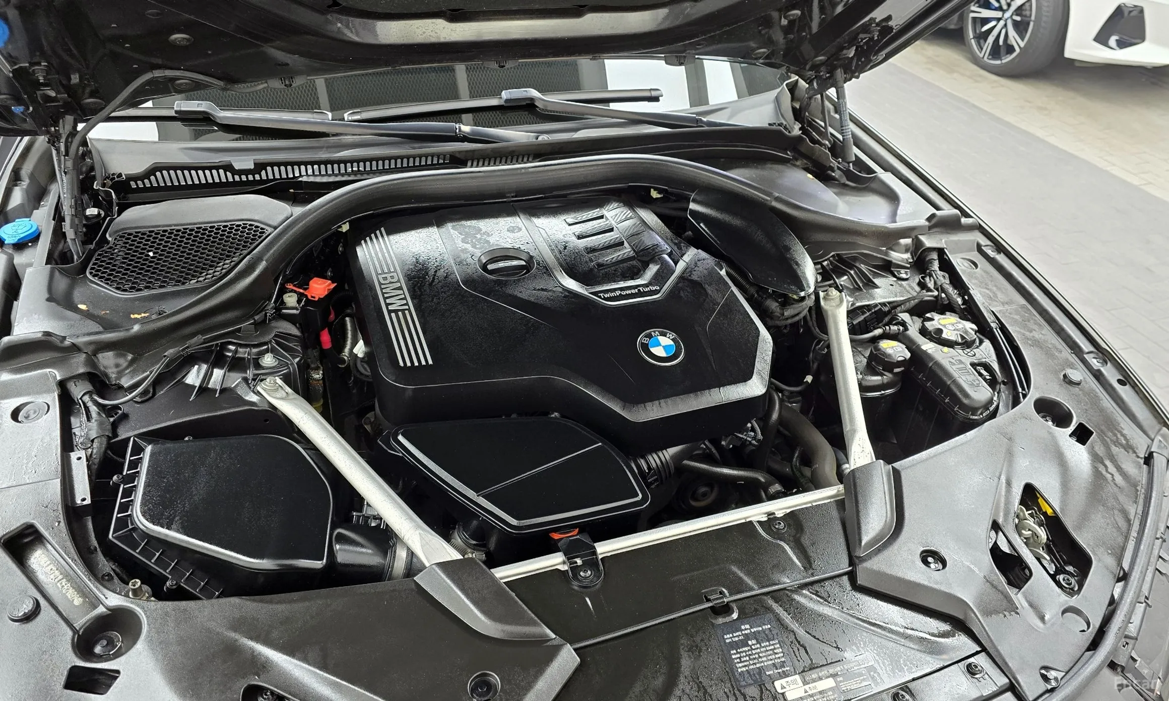 BMW 5 Series (G30) превью 6