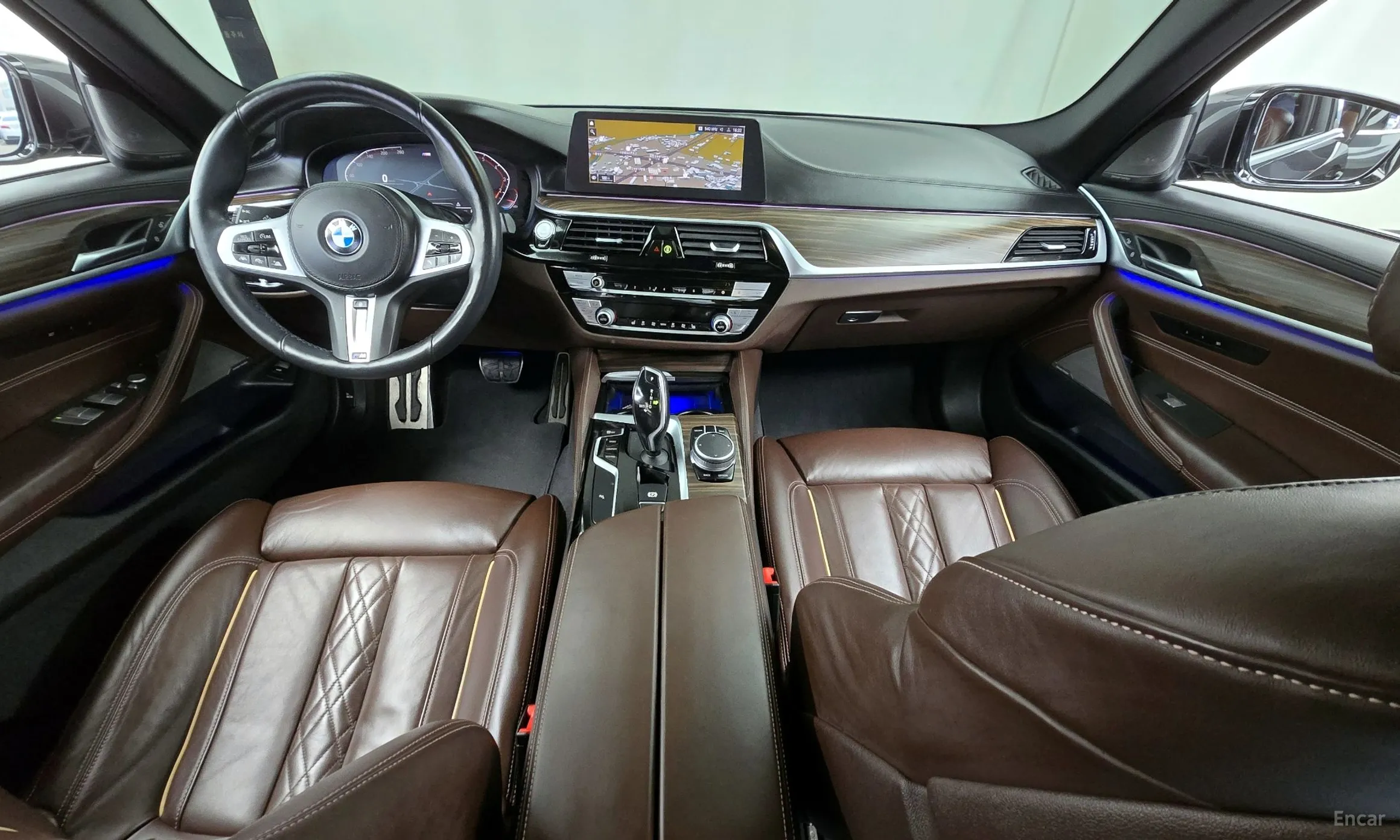 BMW 5 Series (G30) превью 7