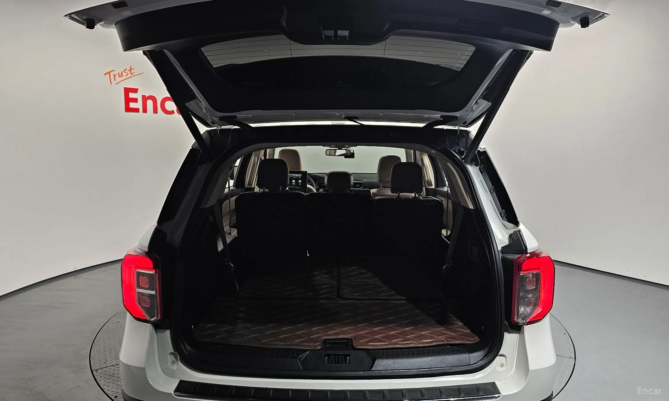 Ford Explorer 6th Generation превью 20
