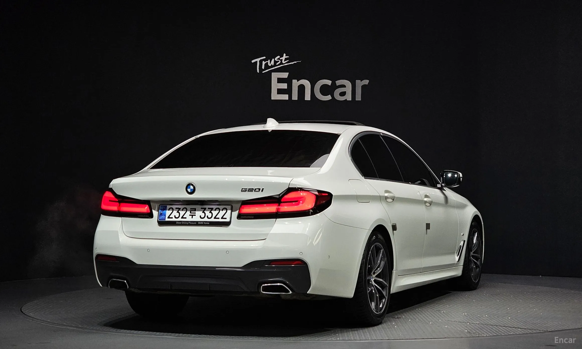BMW 5 Series (G30) превью 2