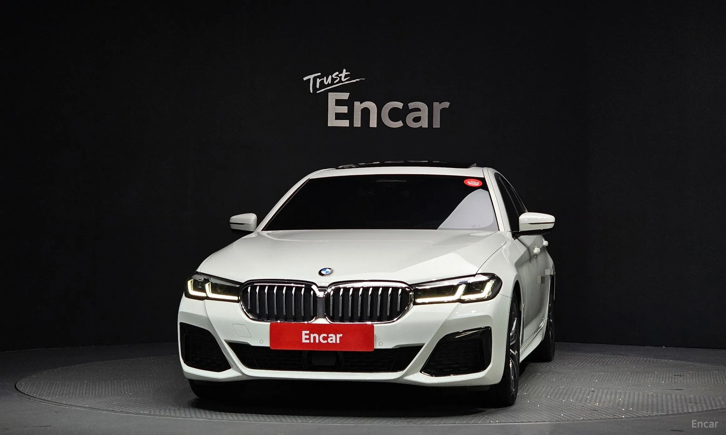 BMW 5 Series (G30) превью 3