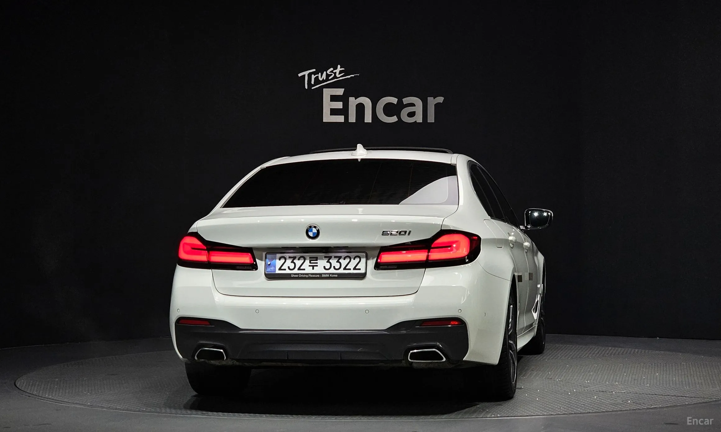 BMW 5 Series (G30) превью 4