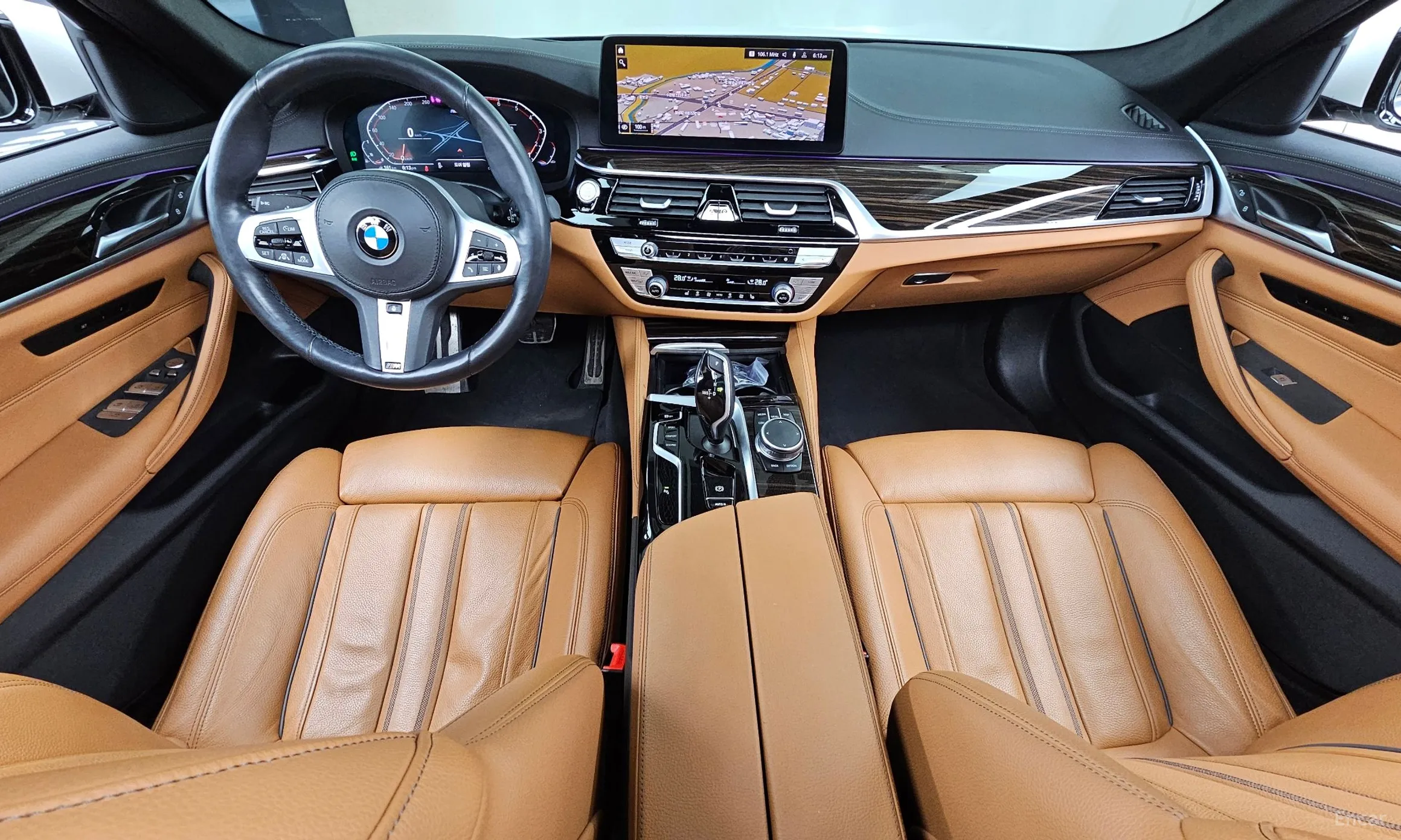 BMW 5 Series (G30) превью 7