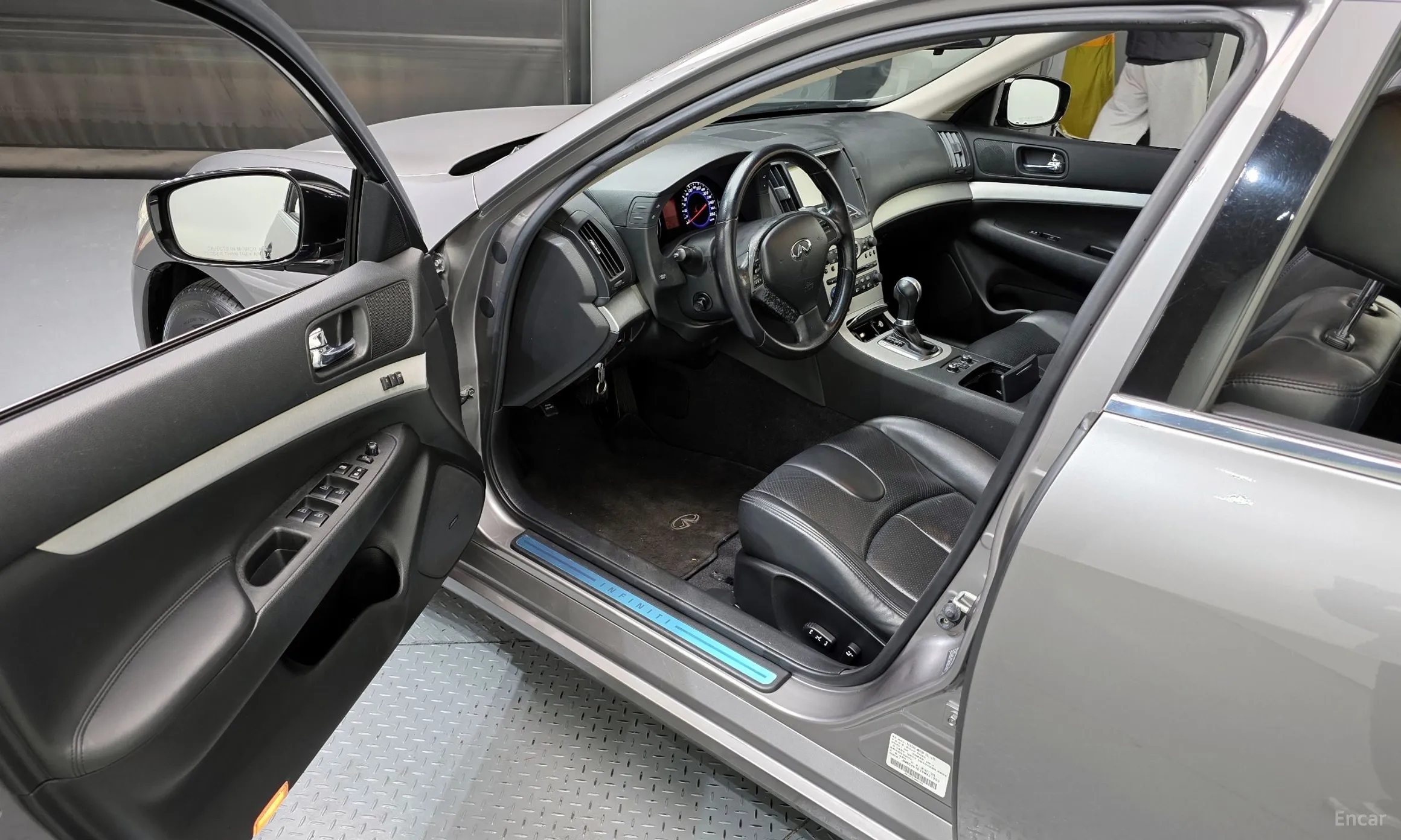Infiniti G37 превью 10