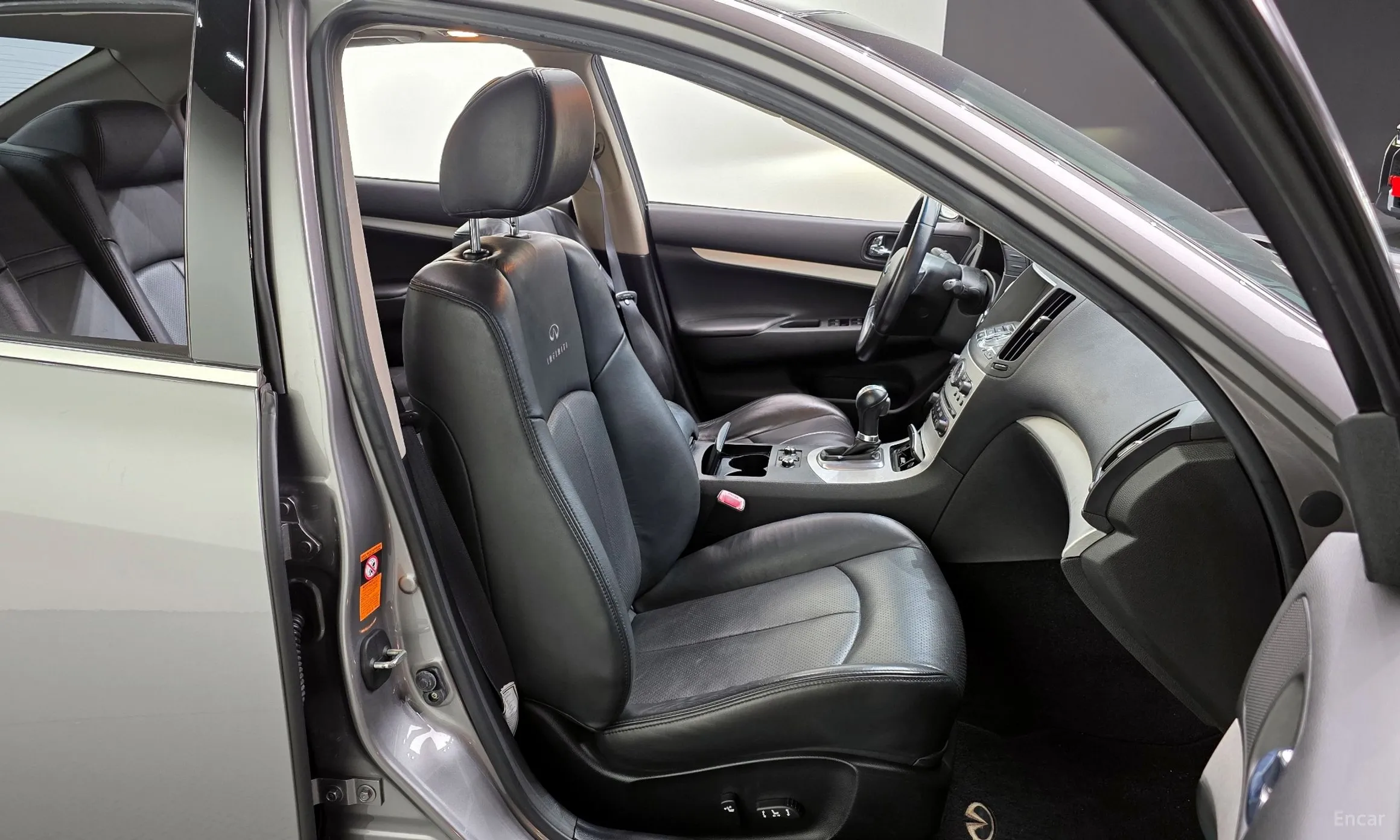 Infiniti G37 превью 11