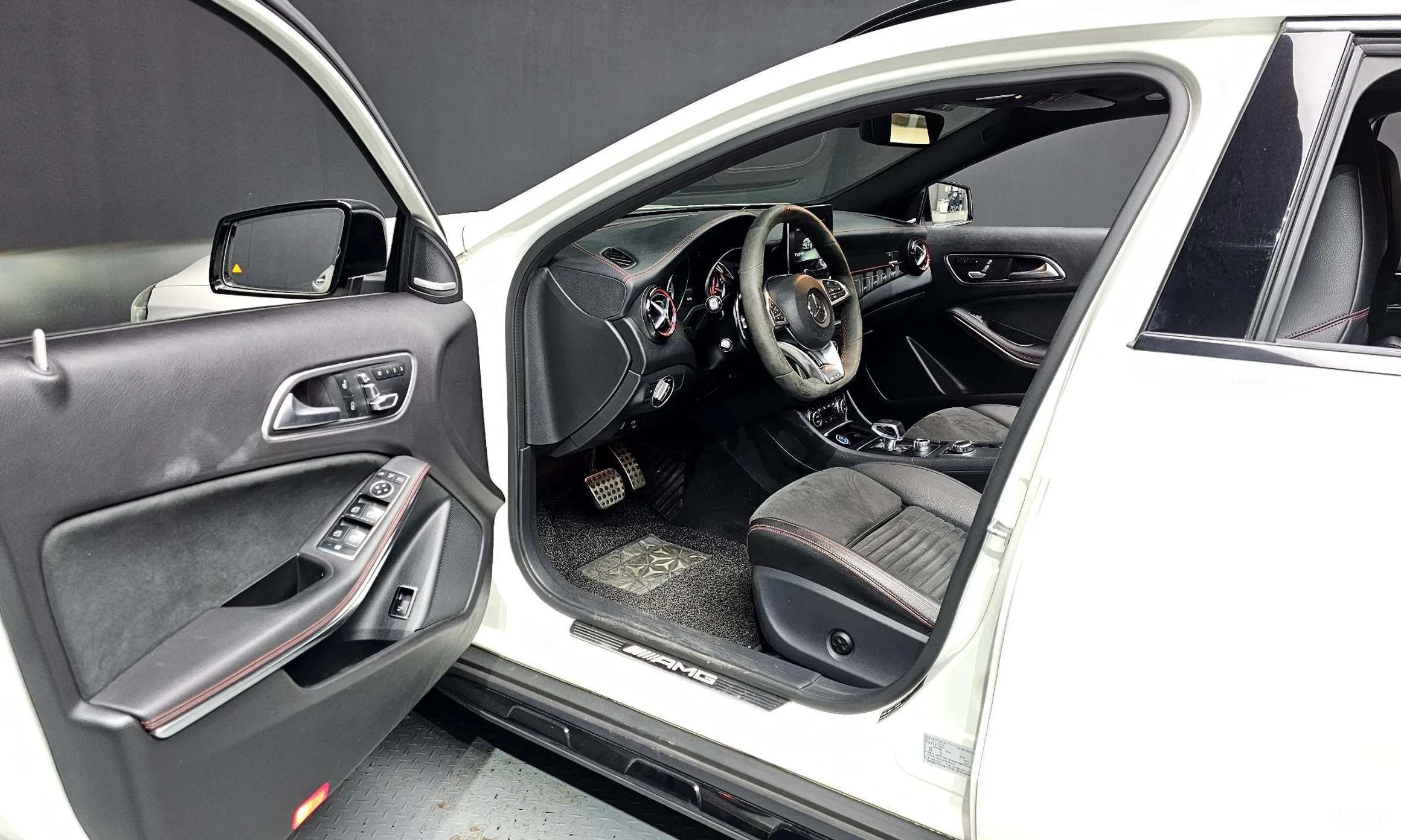Mercedes Benz GLA-Class X156 превью 10