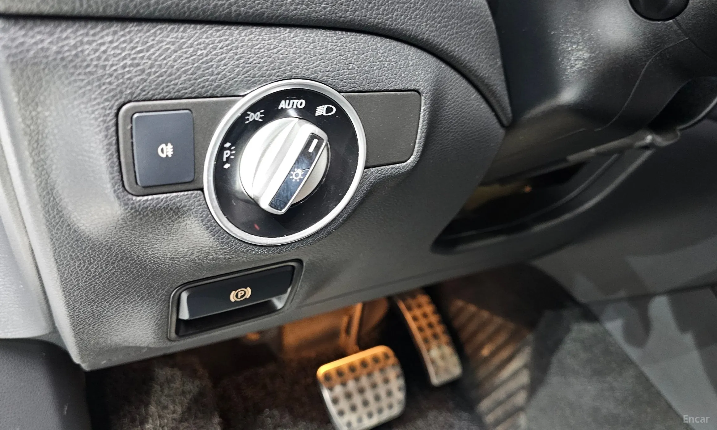 Mercedes Benz GLA-Class X156 превью 13