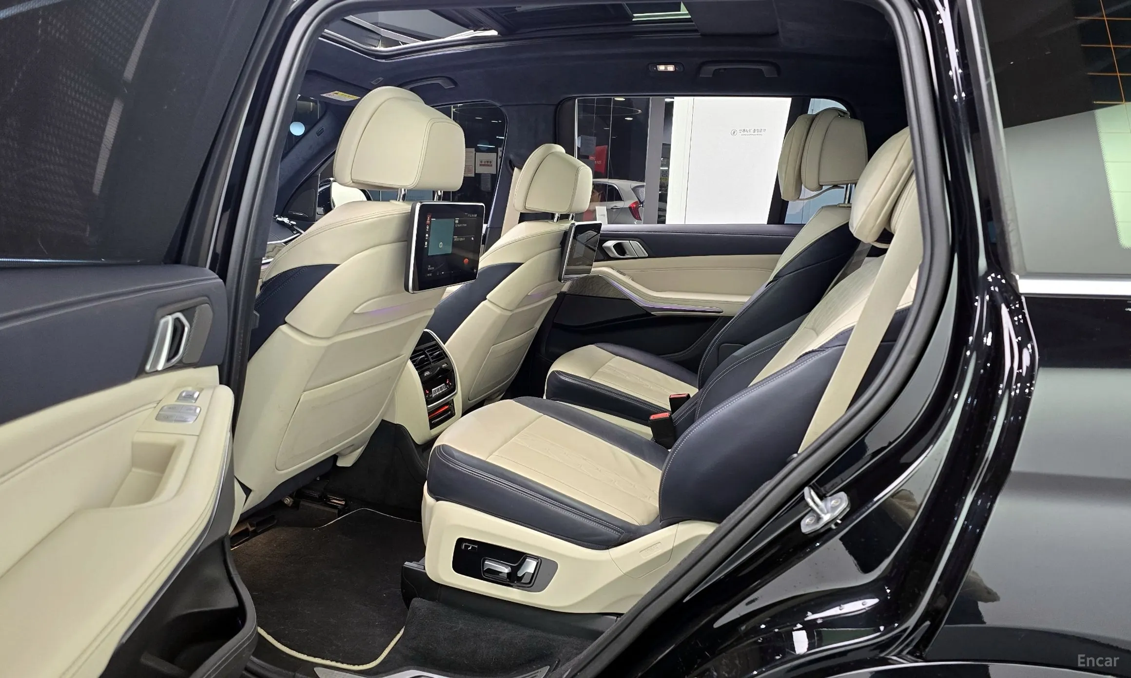 BMW X7 (G07) превью 13