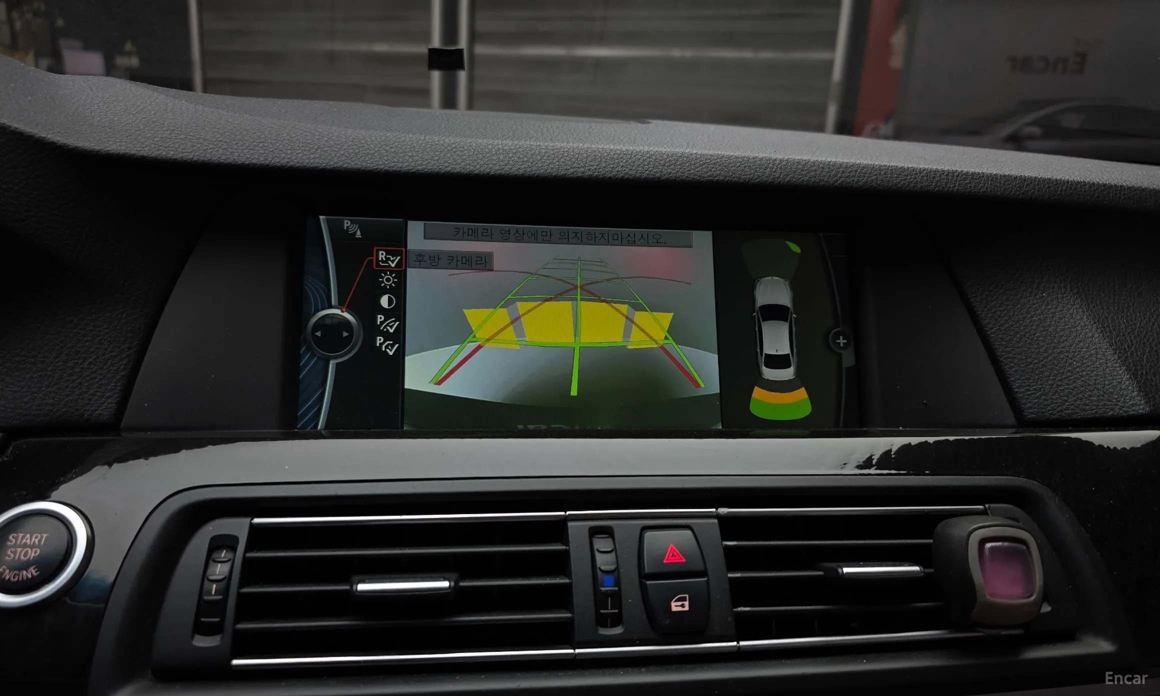 BMW 5 Series (F10) превью 14