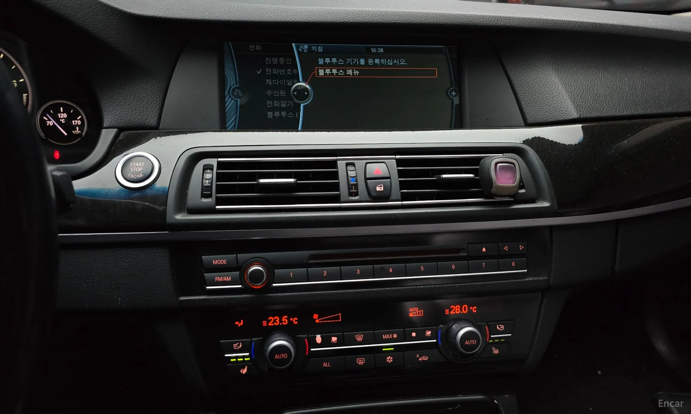 BMW 5 Series (F10) превью 15