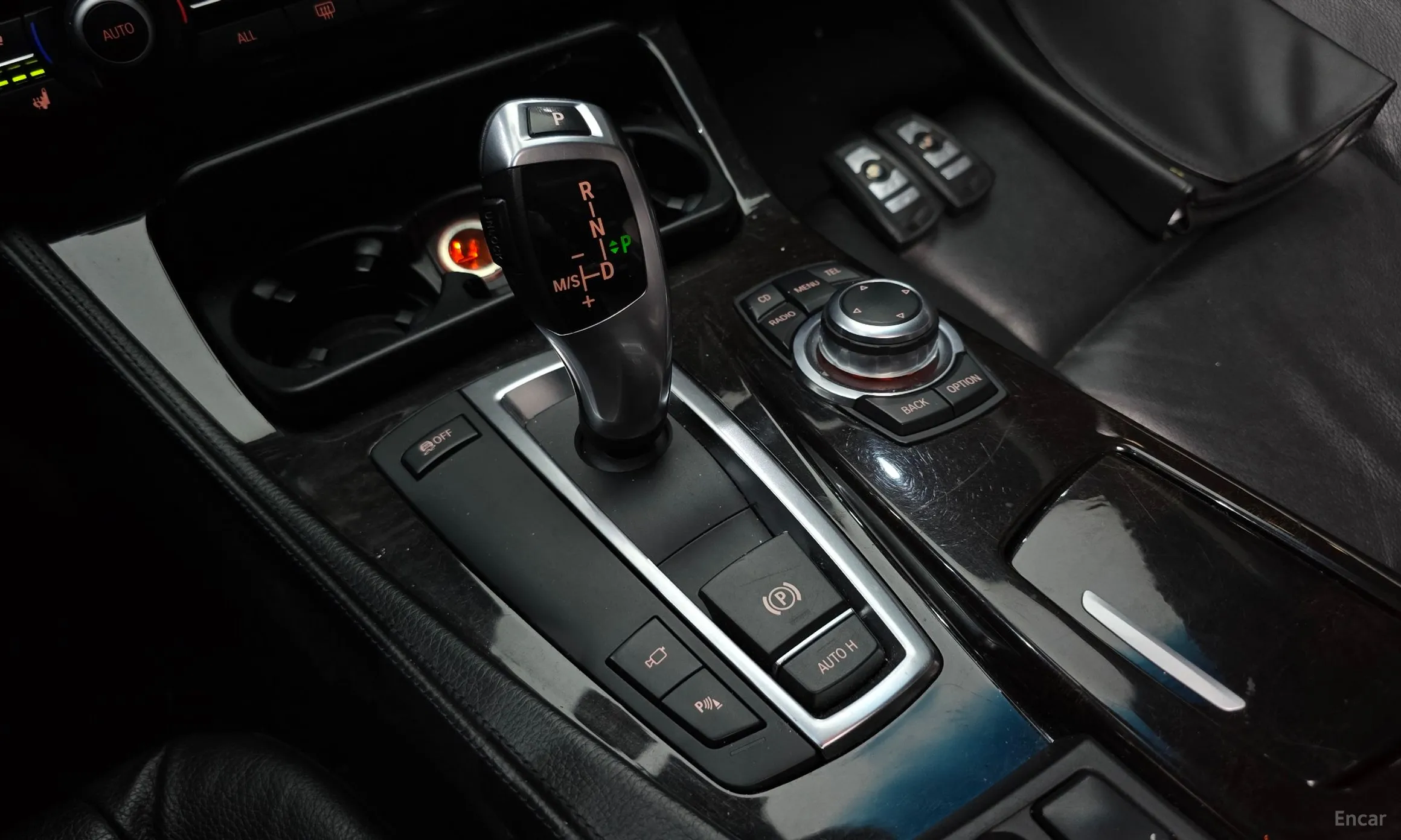 BMW 5 Series (F10) превью 9