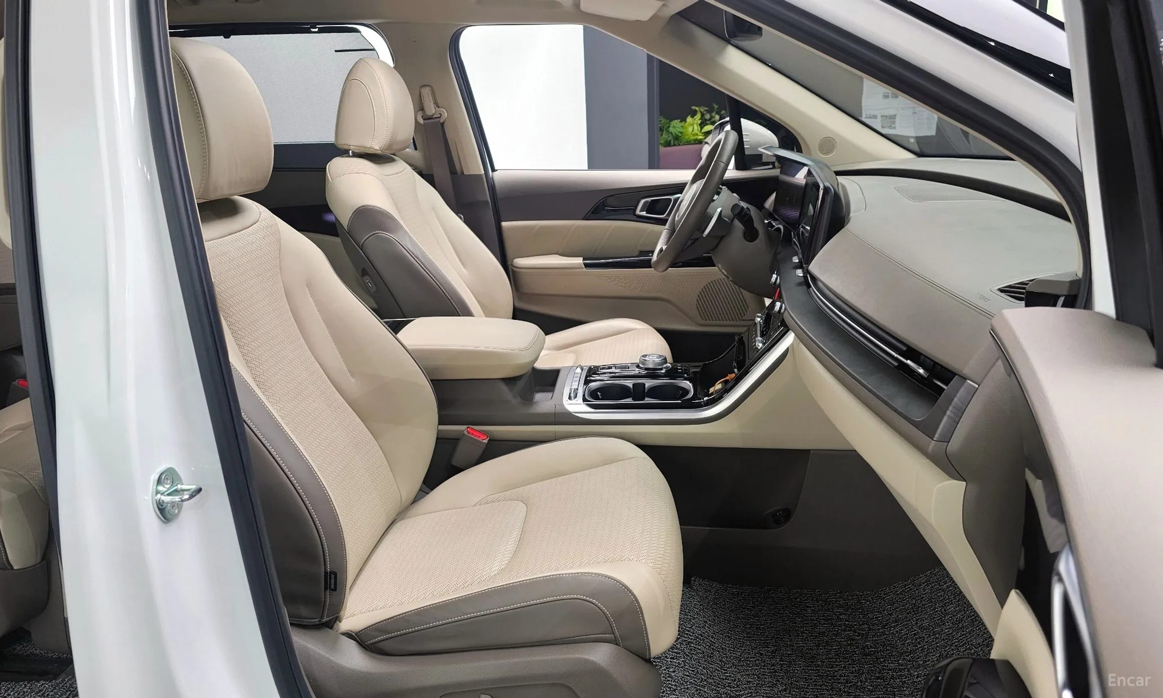 Kia Carnival Gen 4 превью 10