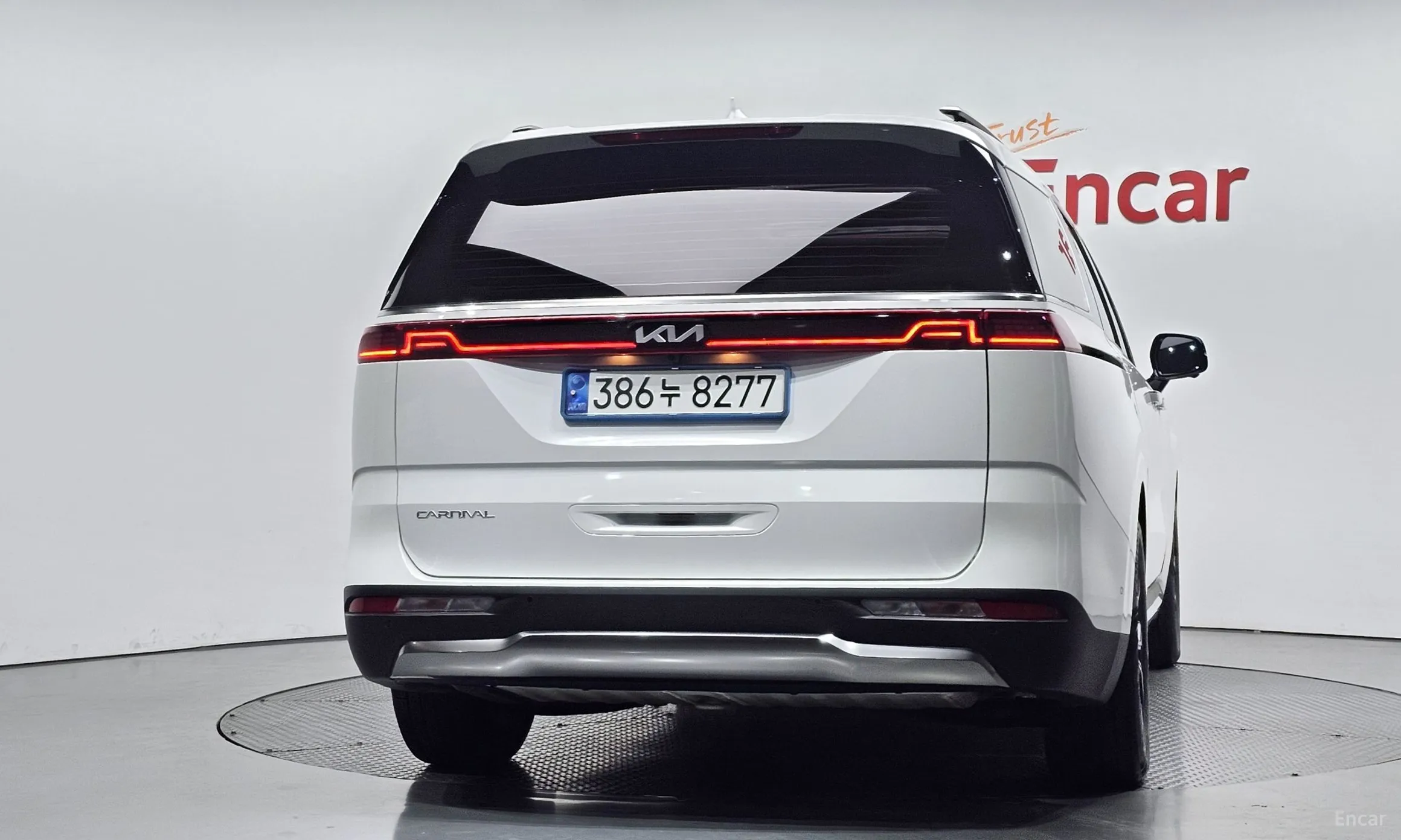 Kia Carnival Gen 4 превью 4