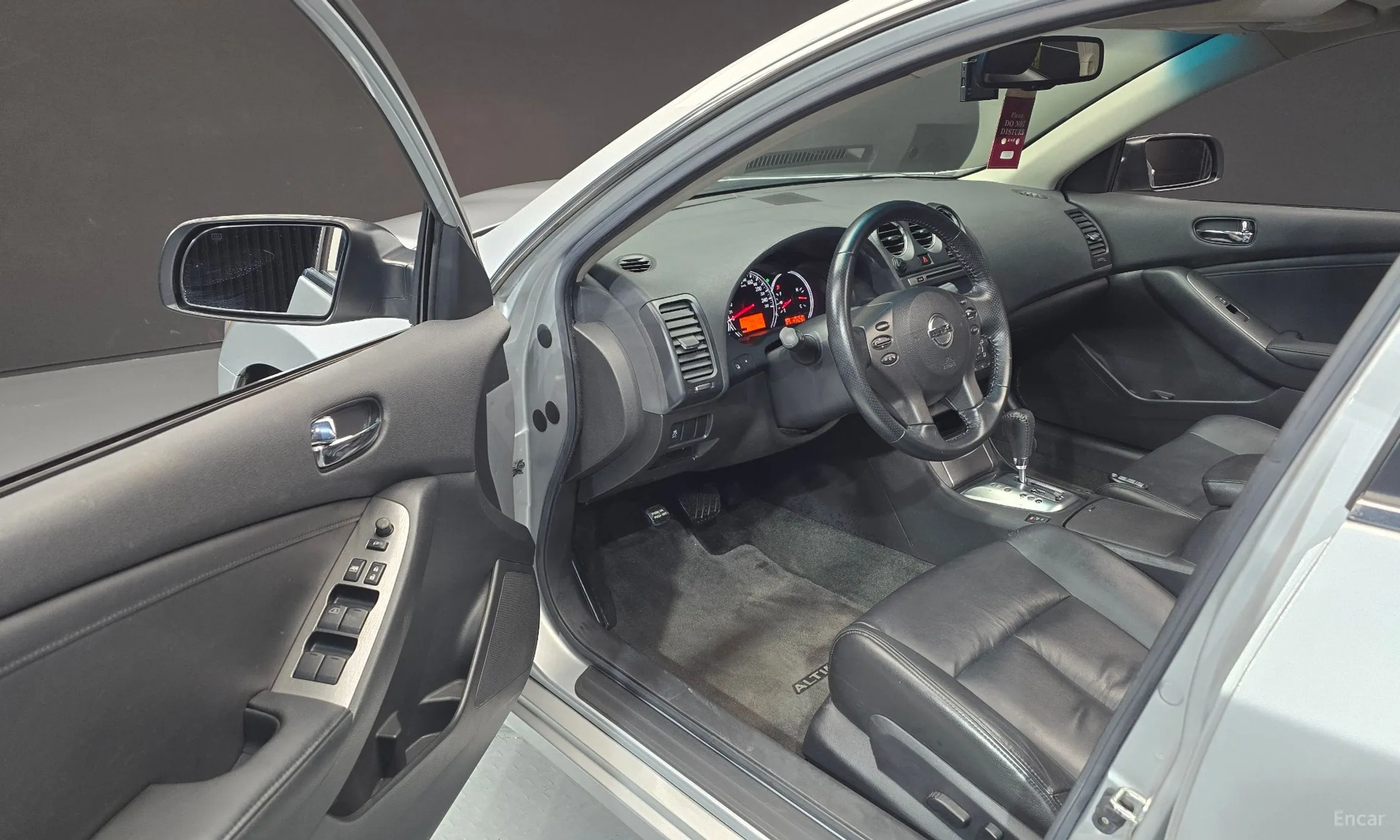 Nissan Altima превью 10