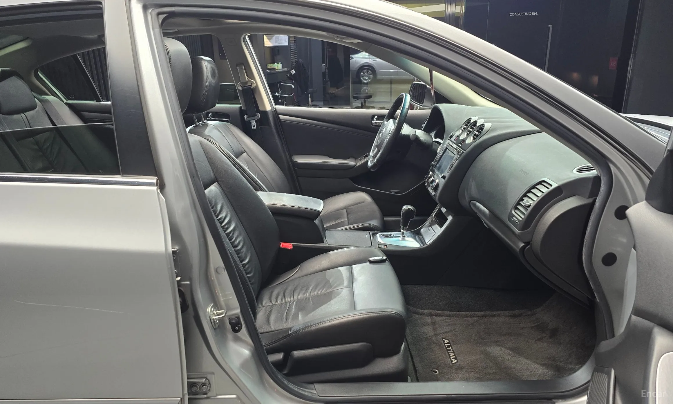 Nissan Altima превью 11