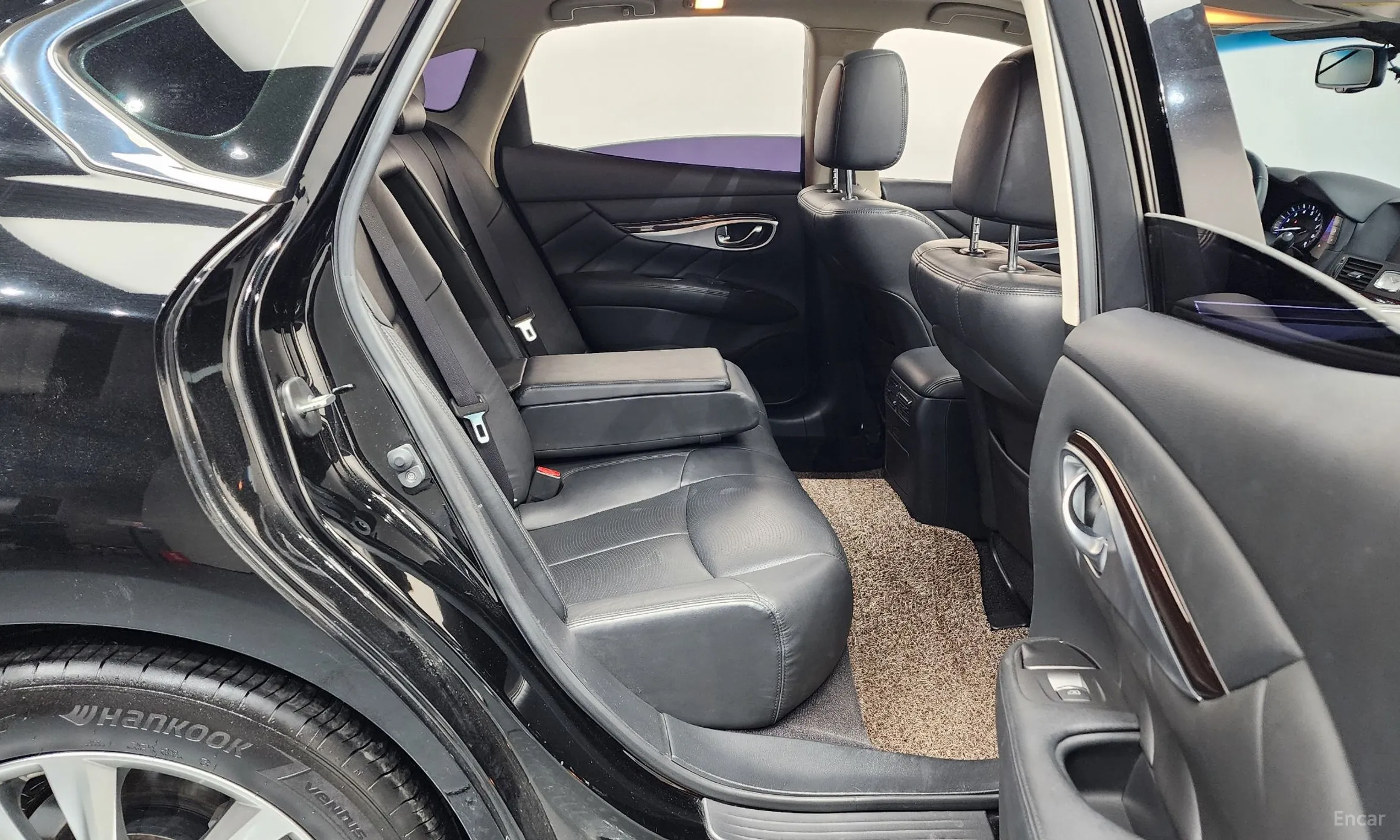 Infiniti Q70 превью 12