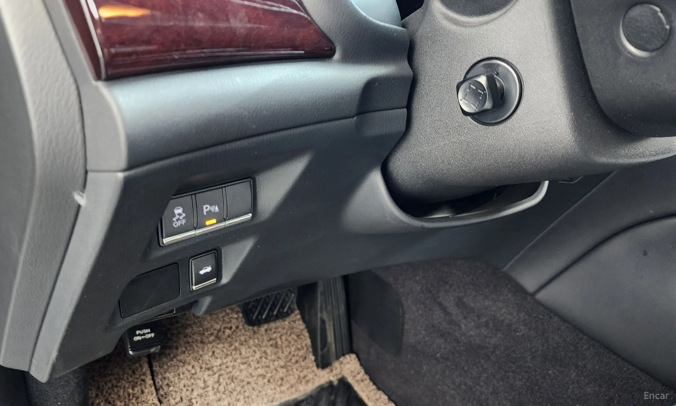 Infiniti Q70 превью 14