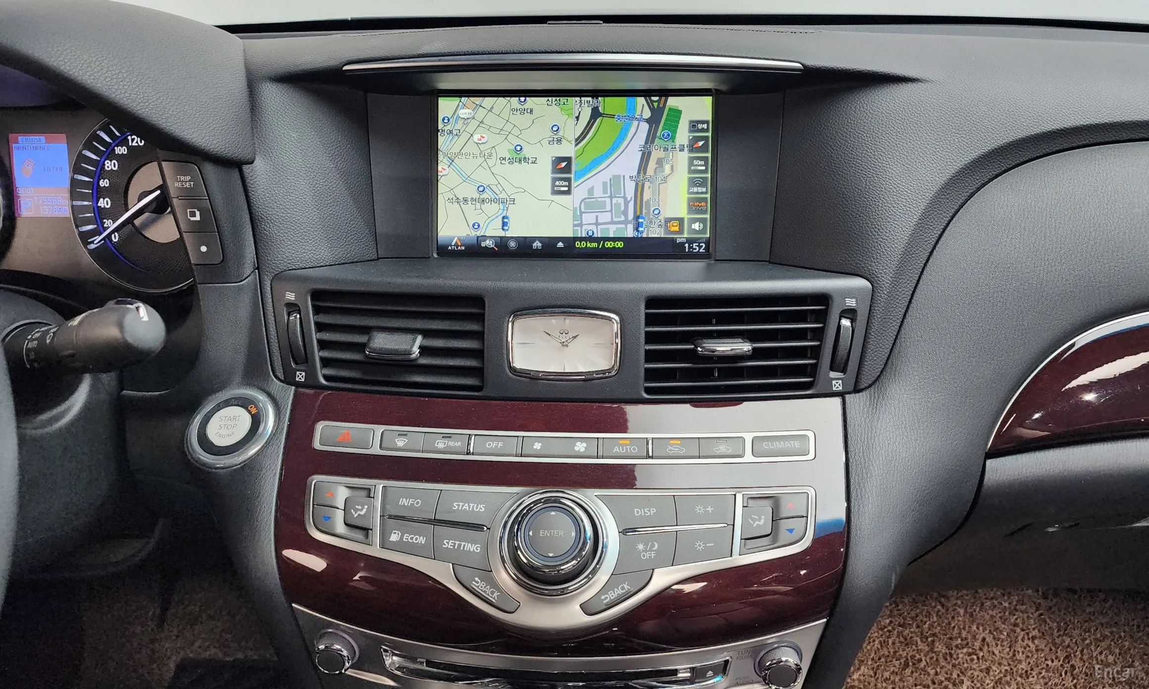 Infiniti Q70 превью 15