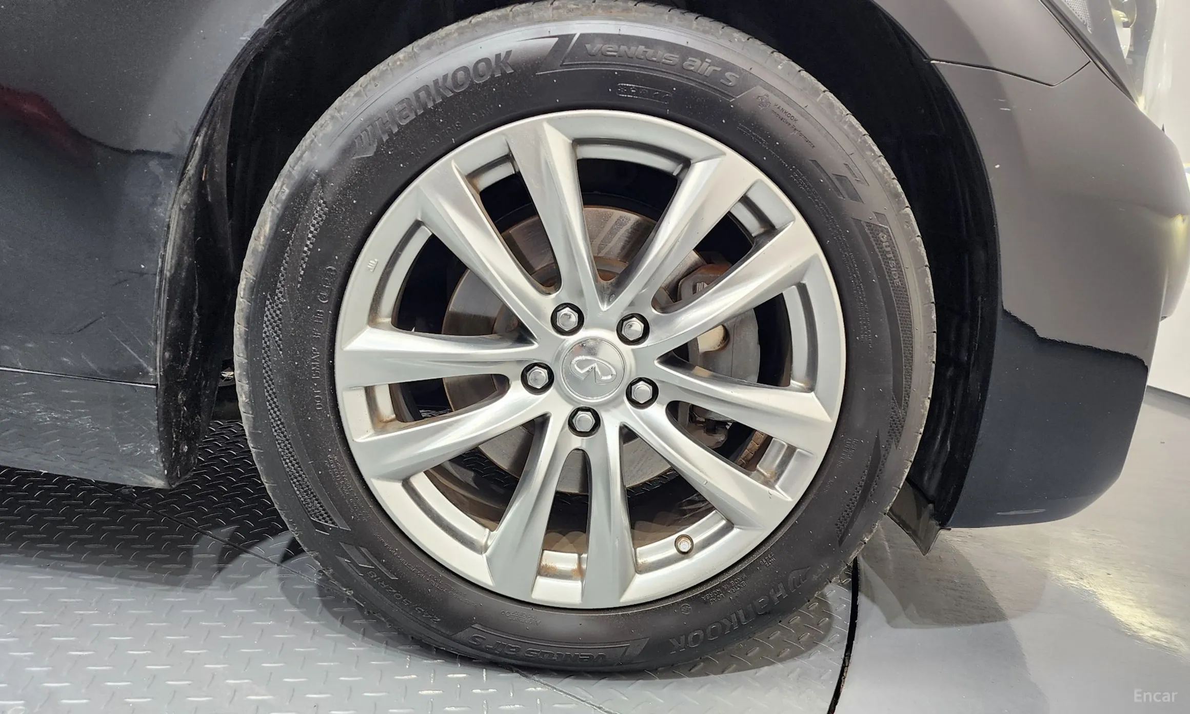 Infiniti Q70 превью 5