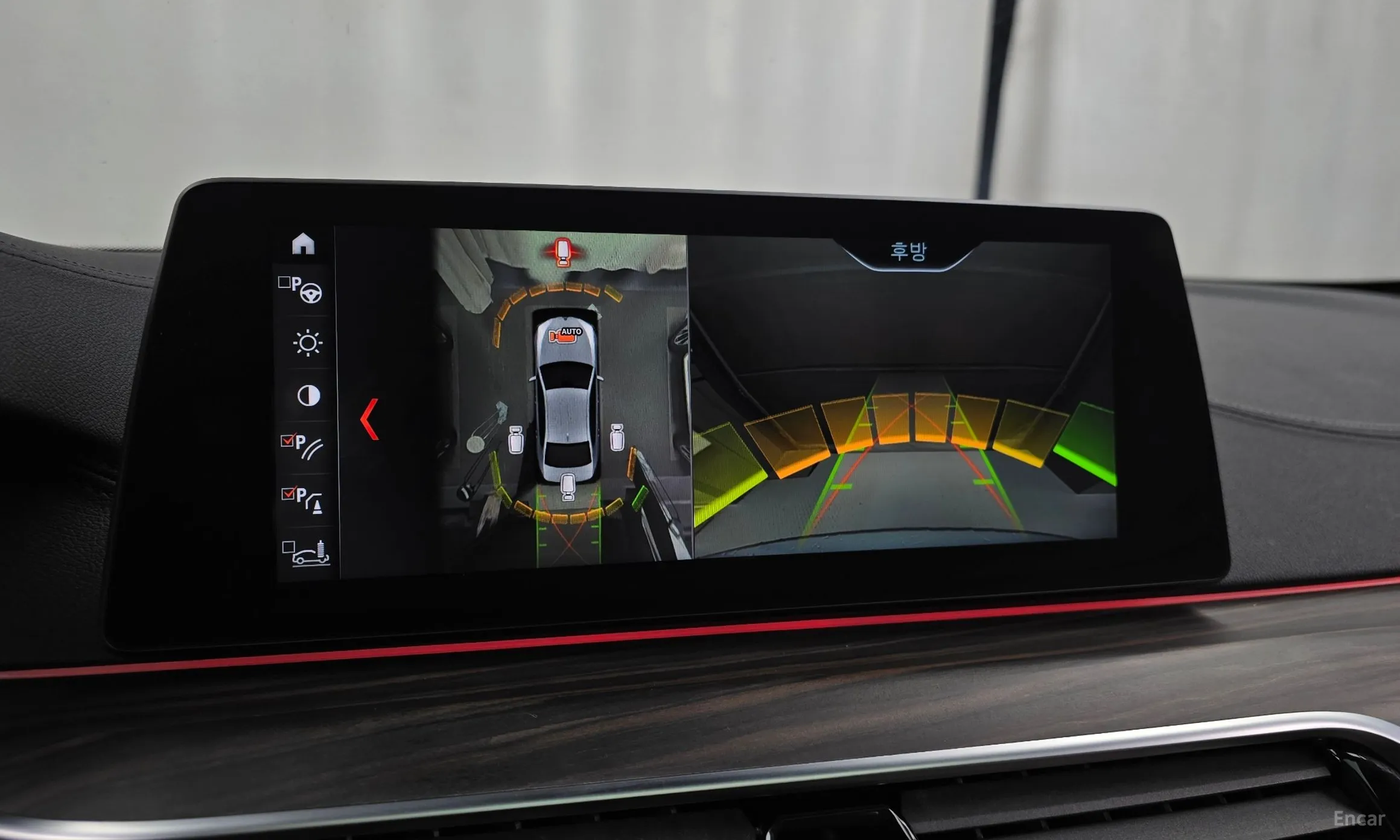 BMW 5 Series (G30) превью 15