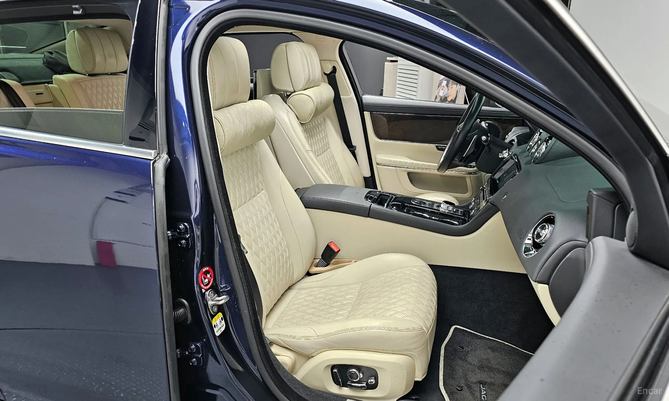 Jaguar All New XJ превью 12
