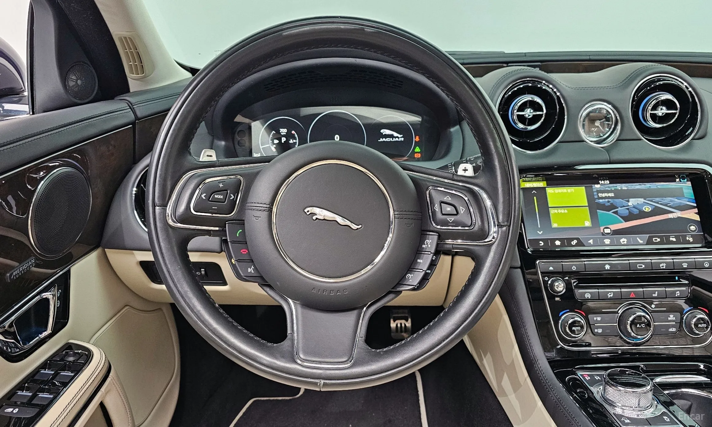 Jaguar All New XJ превью 13