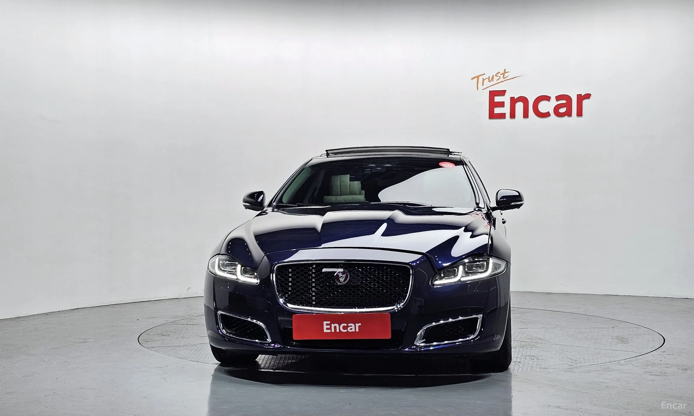 Jaguar All New XJ превью 3