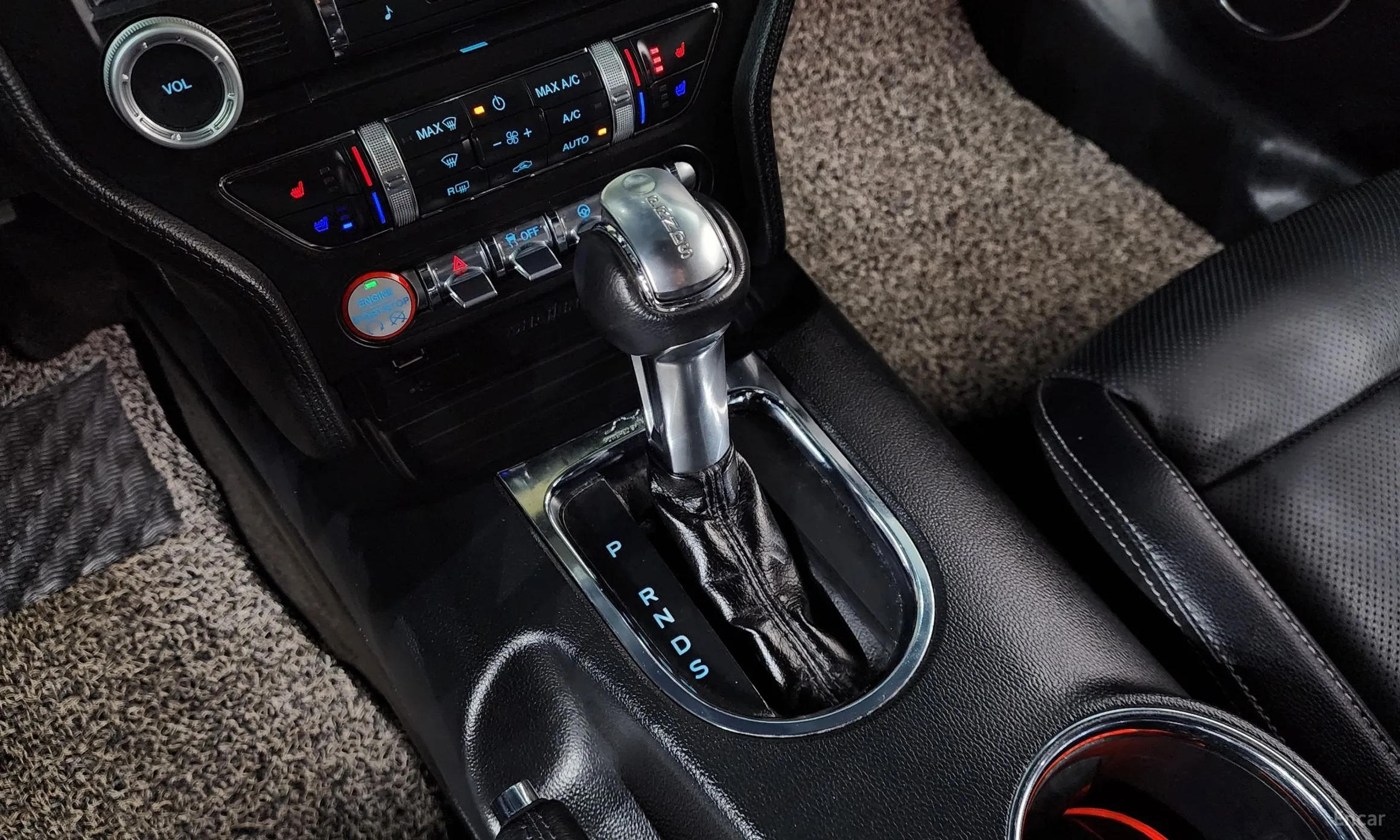 Ford Mustang превью 9