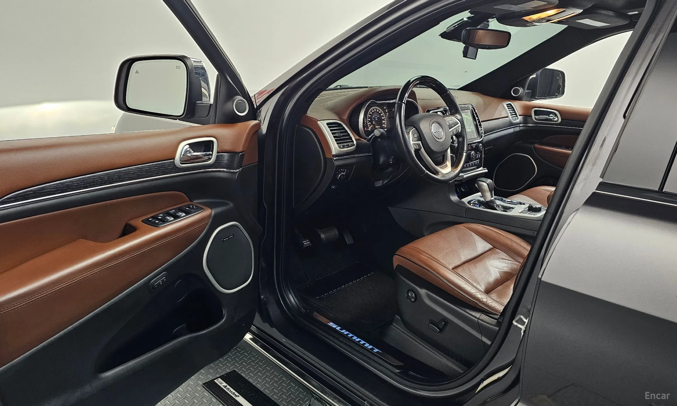 Jeep Grand Cherokee превью 10