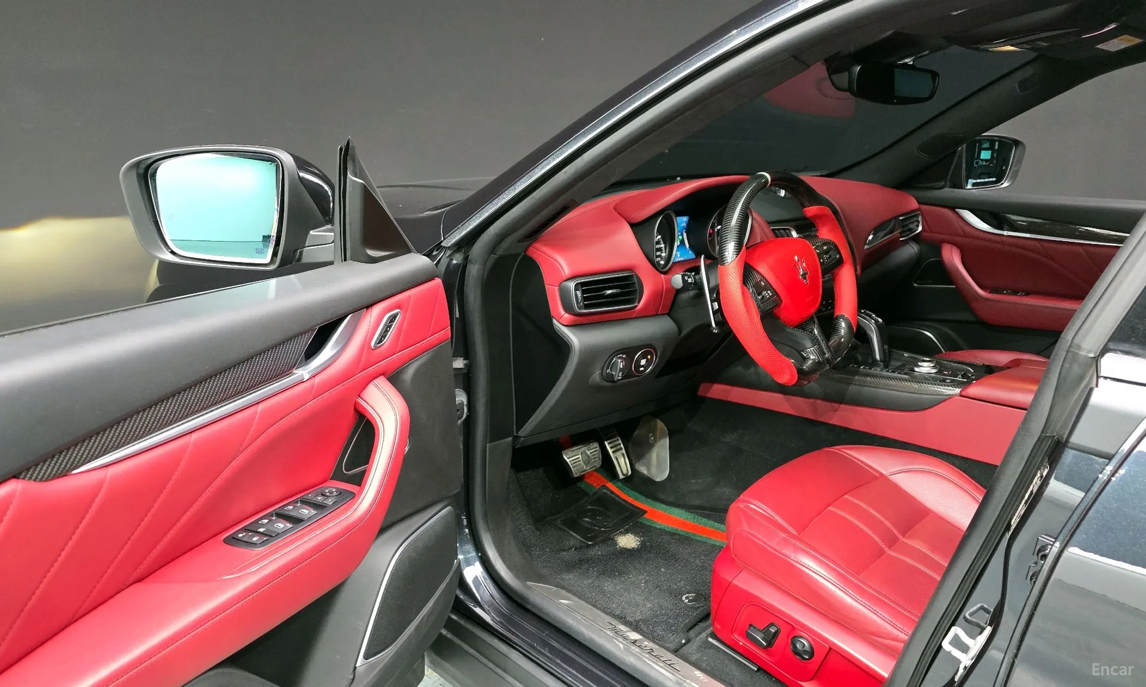 Maserati Levante превью 10