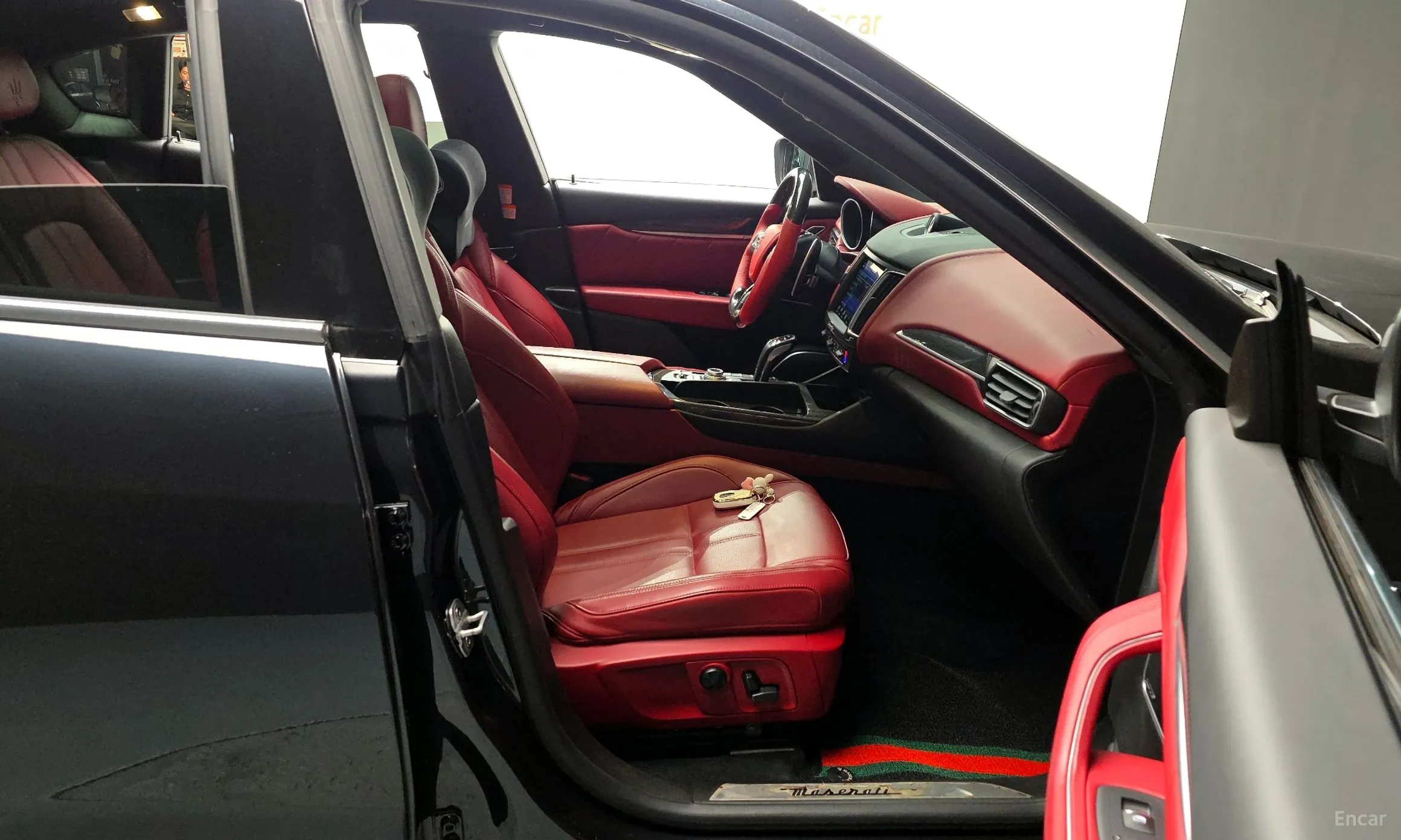 Maserati Levante превью 11