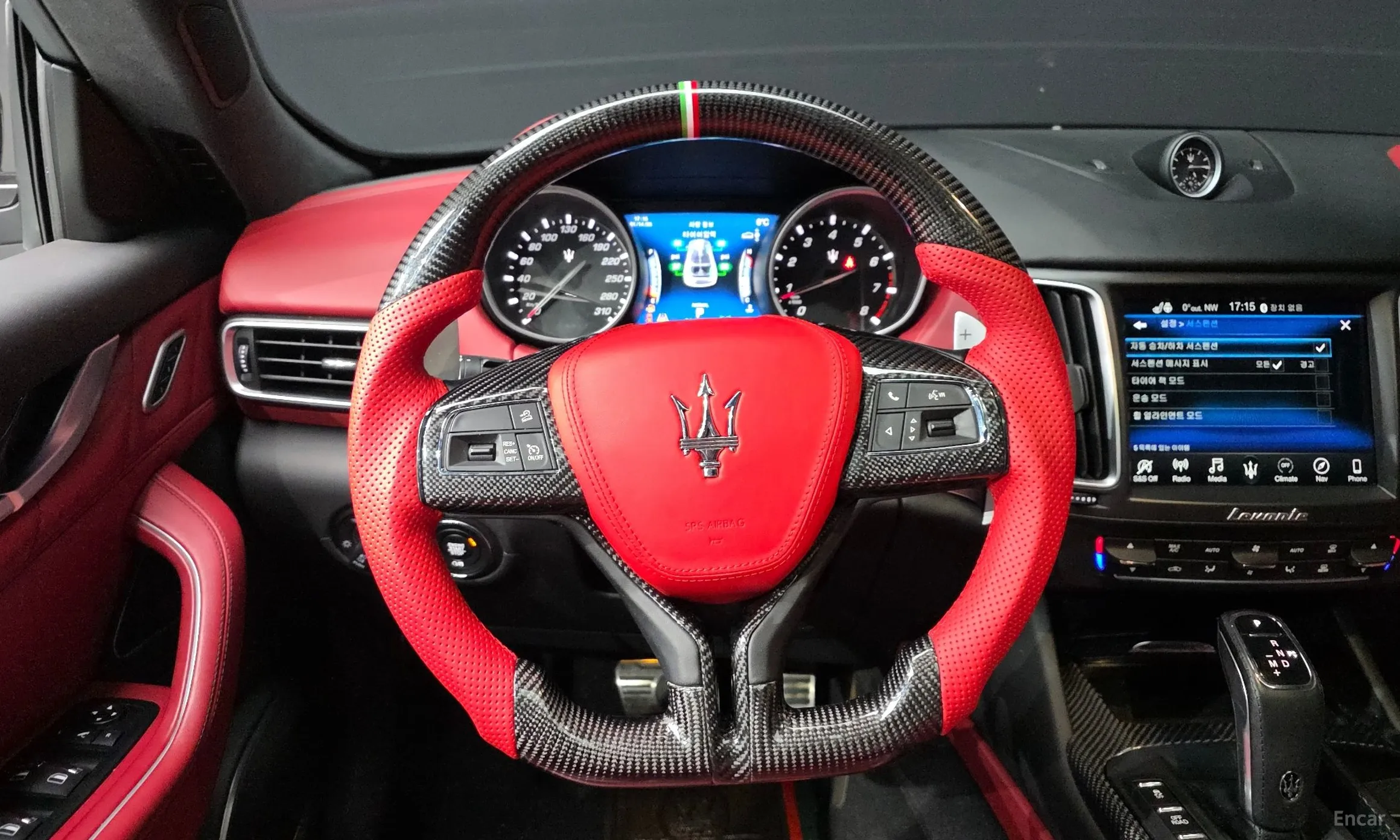 Maserati Levante превью 13