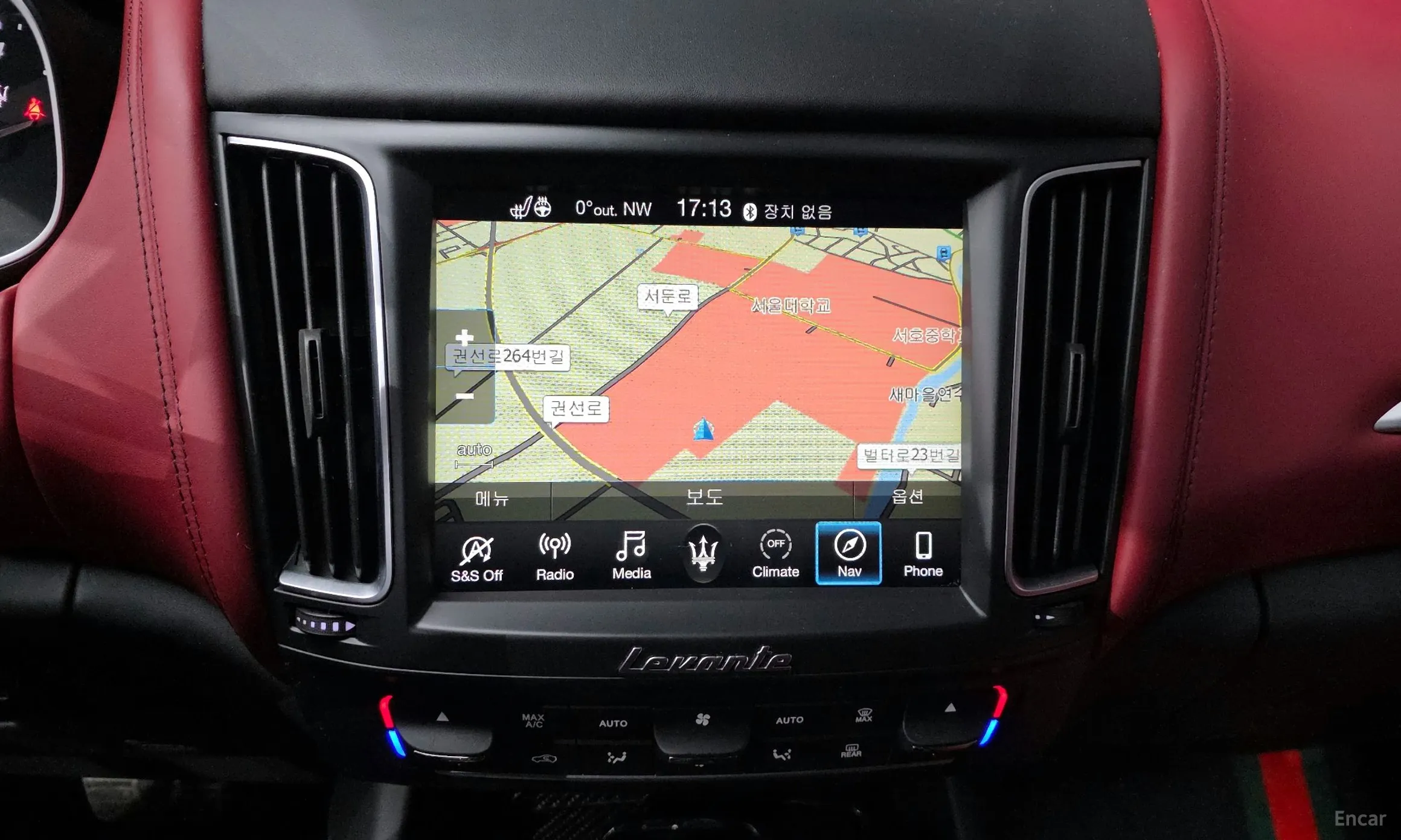 Maserati Levante превью 14