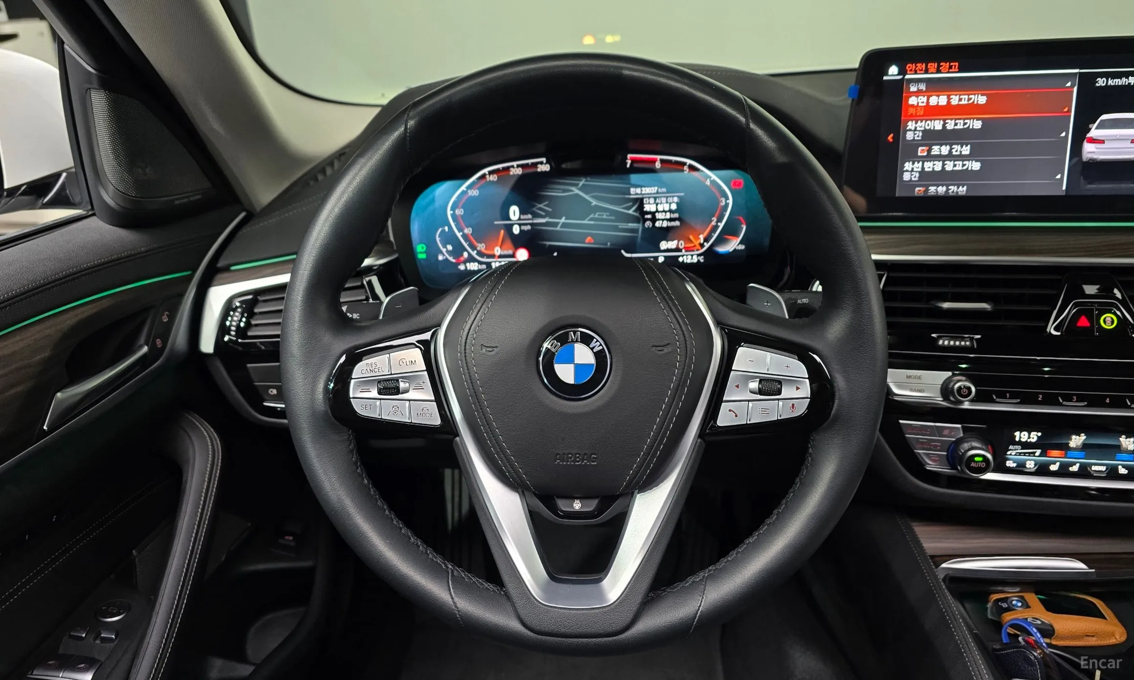 BMW 5 Series (G30) превью 12