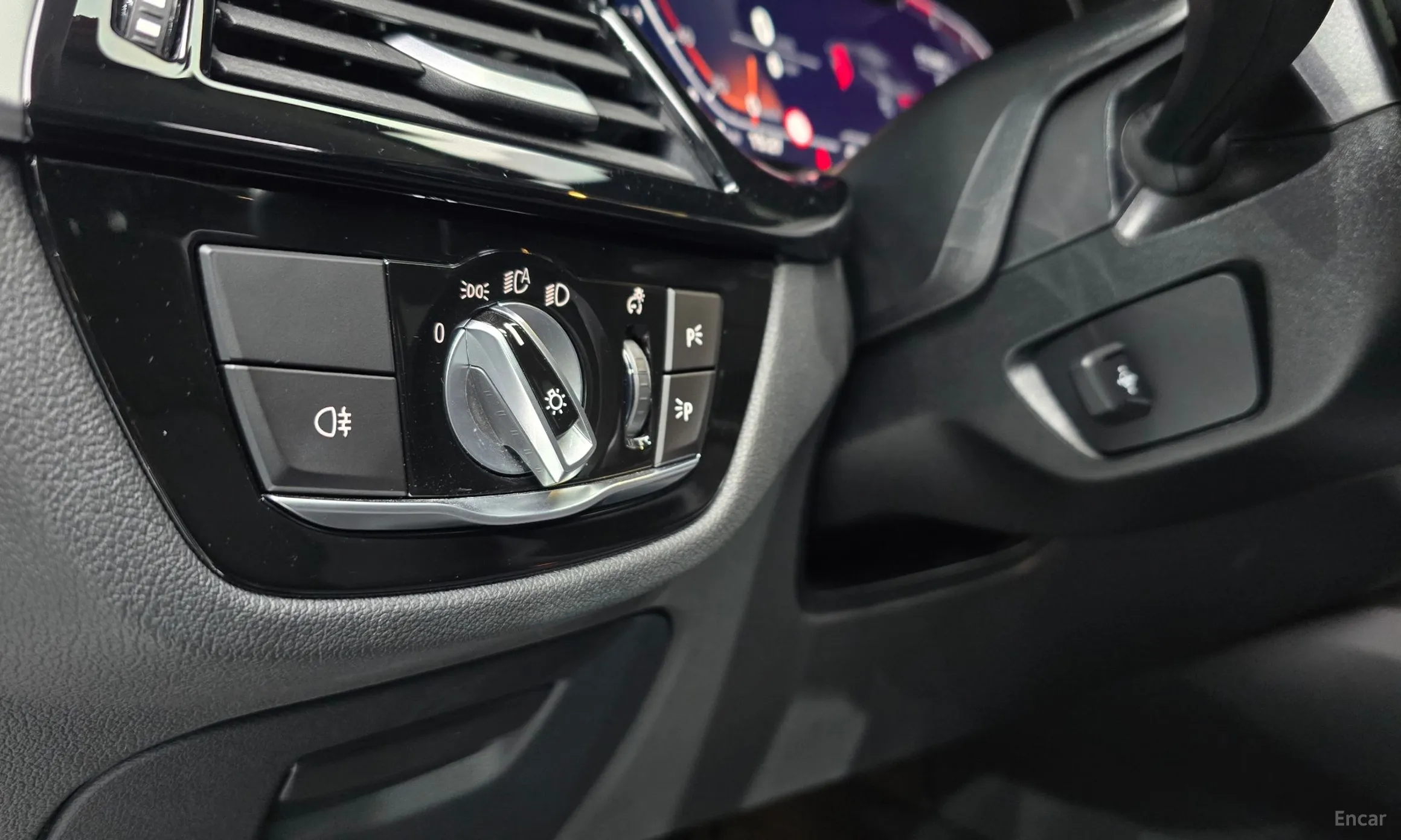 BMW 5 Series (G30) превью 14