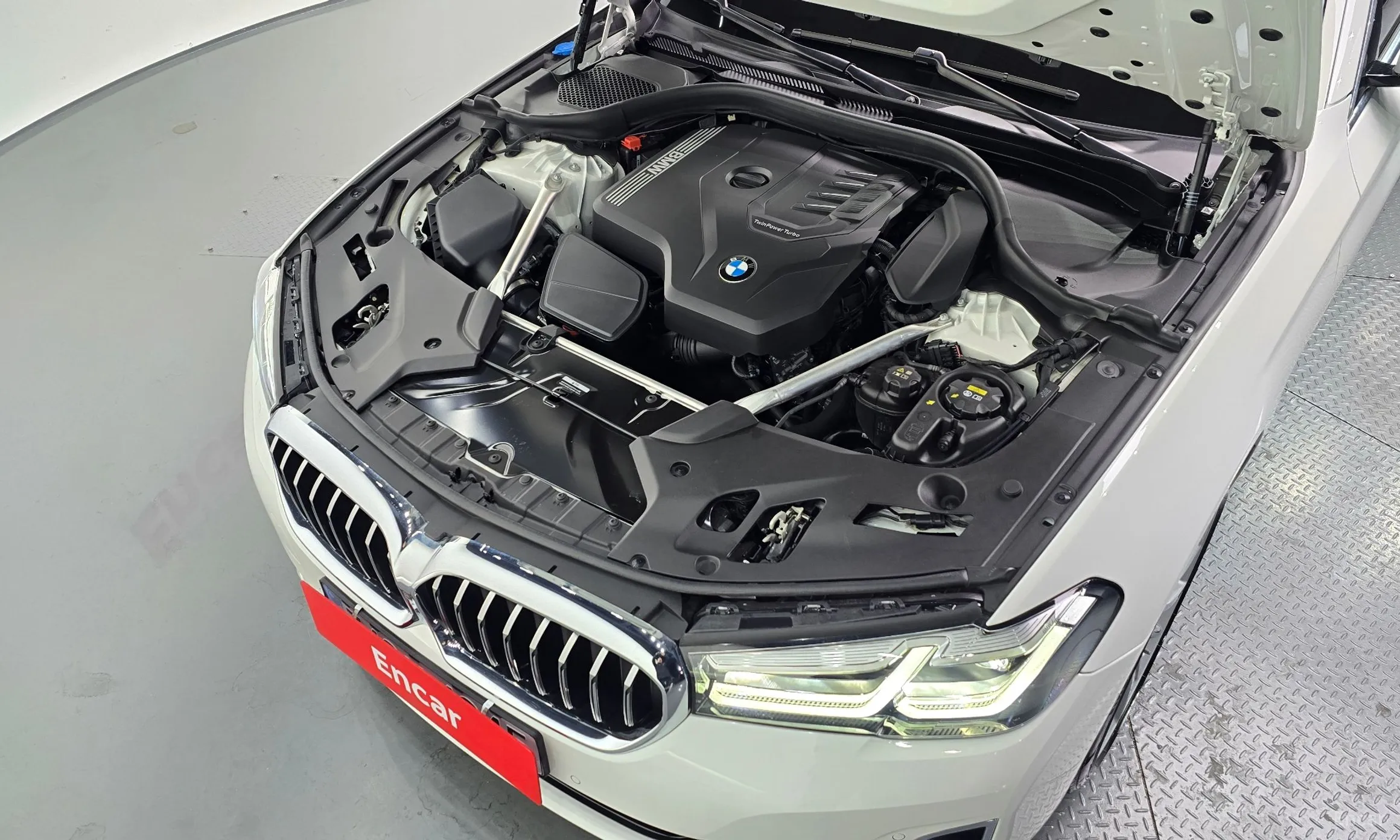 BMW 5 Series (G30) превью 6