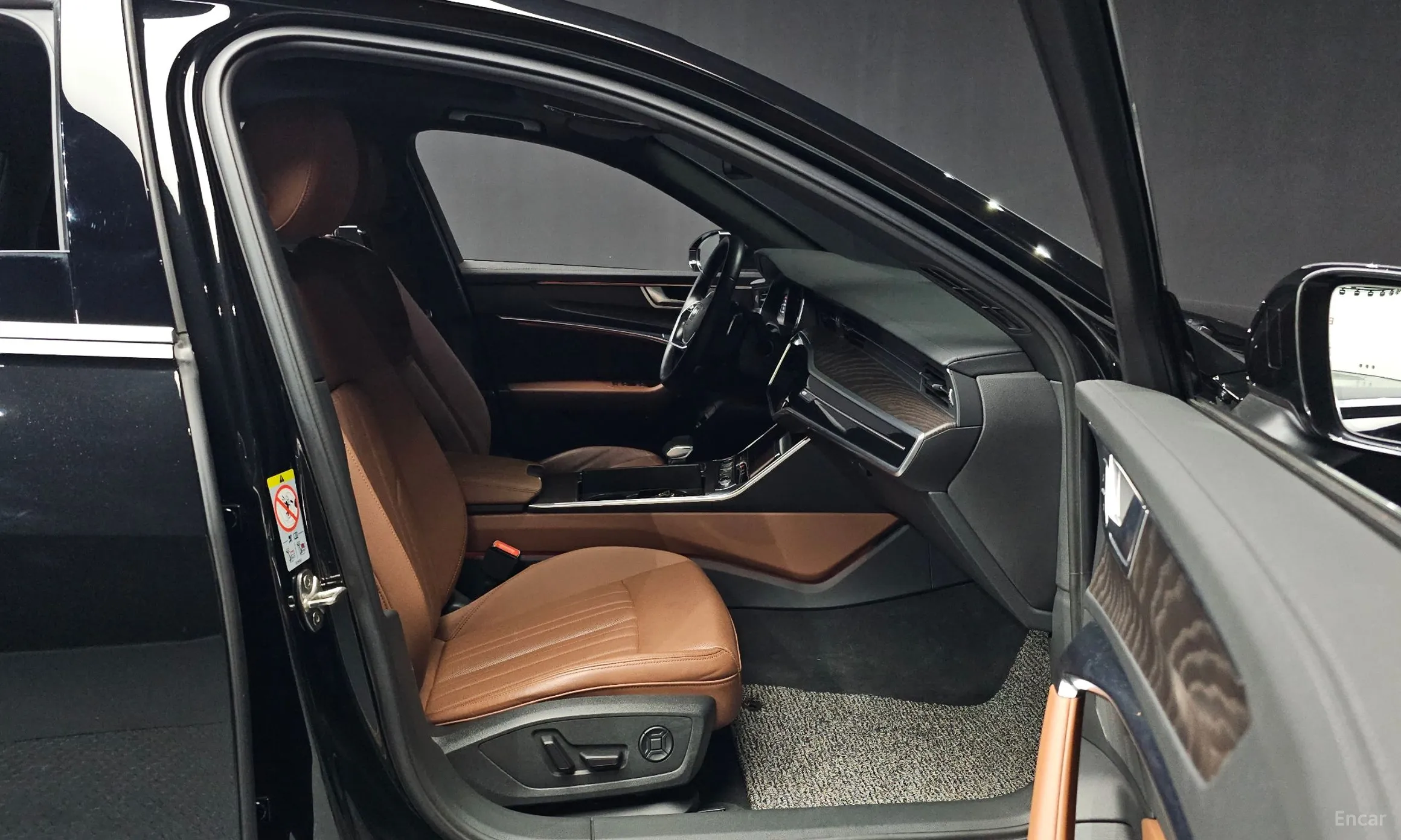 Audi A6 (C8) превью 11