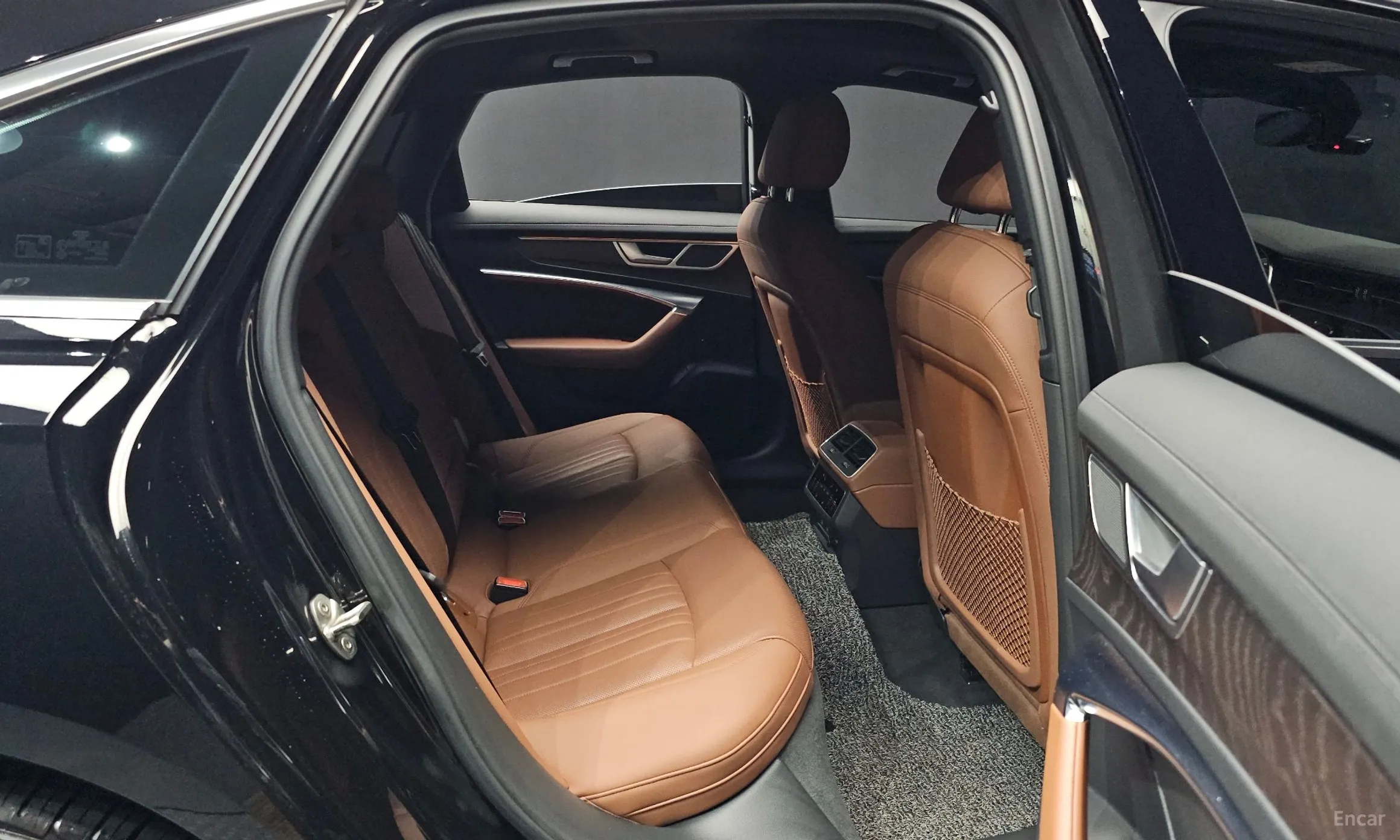 Audi A6 (C8) превью 12