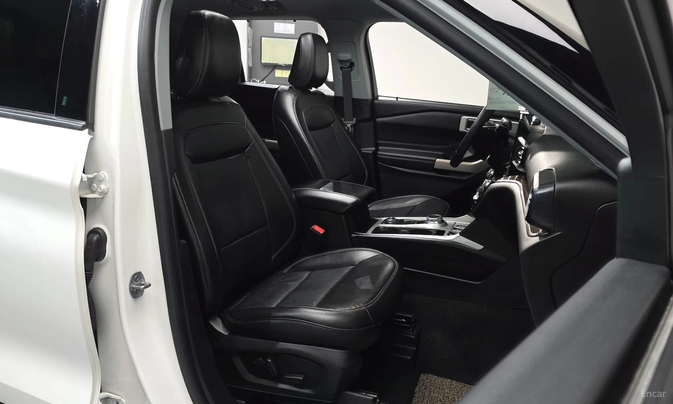 Ford Explorer 6th Generation превью 10