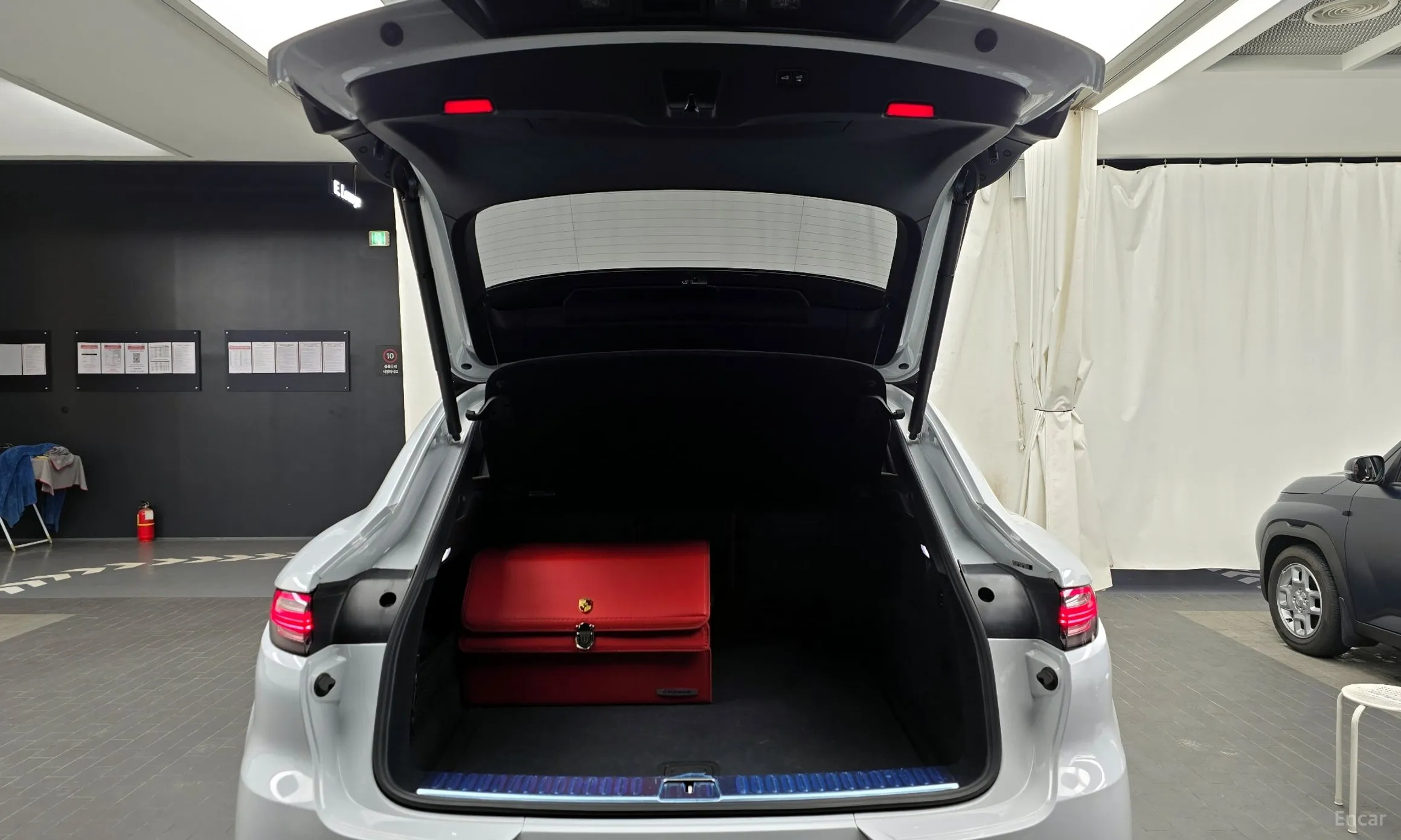 Porsche Cayenne (PO536) превью 20