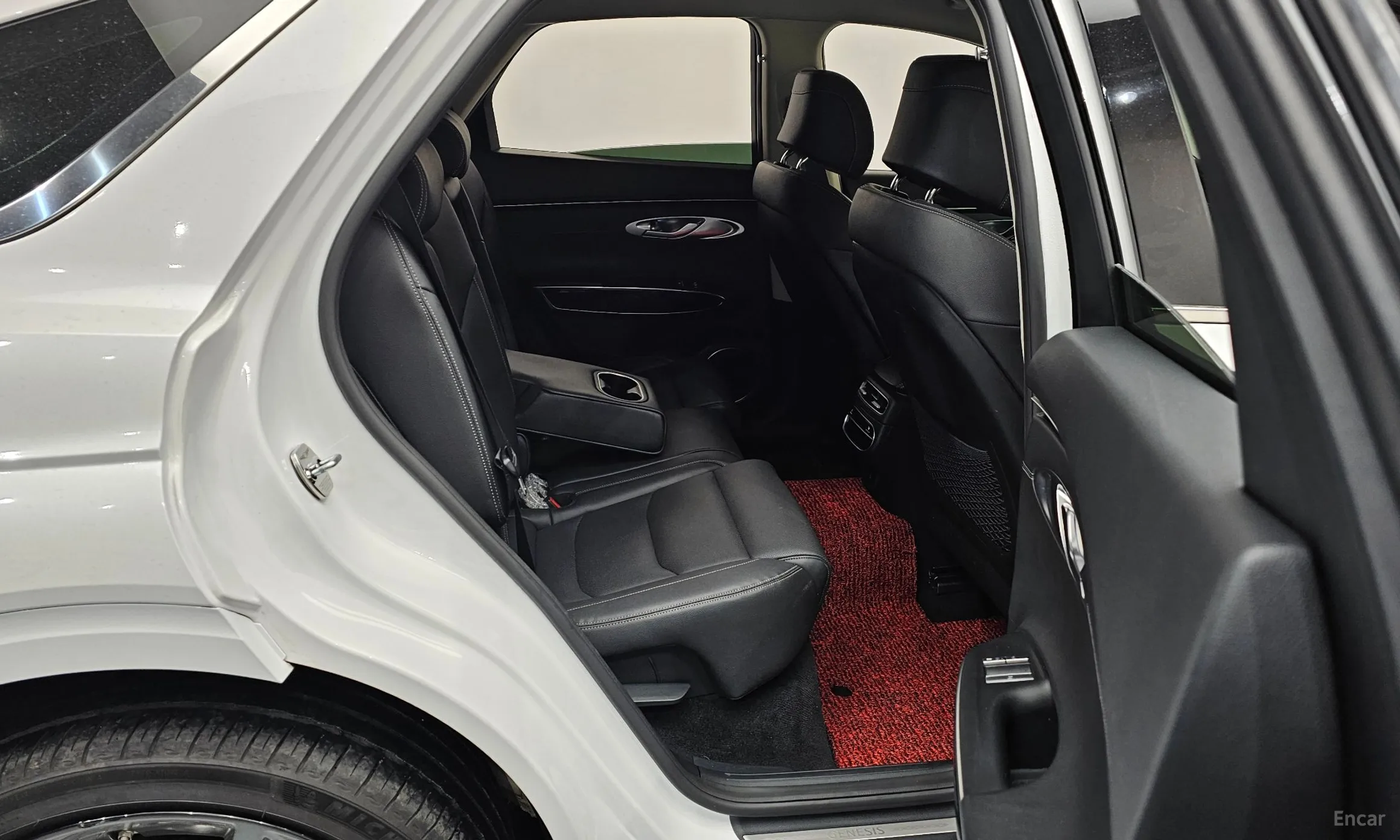 Genesis GV70 превью 12