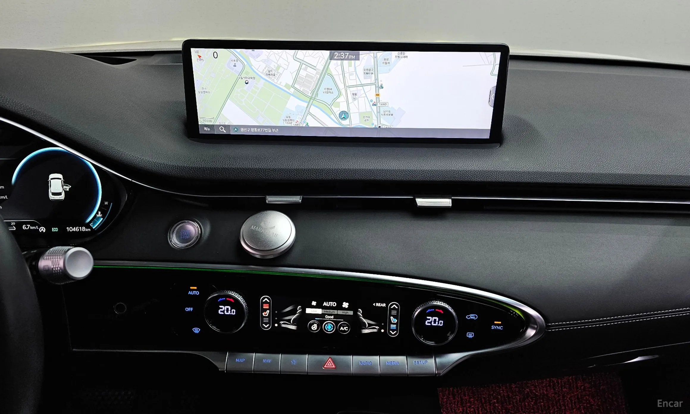 Genesis GV70 превью 14