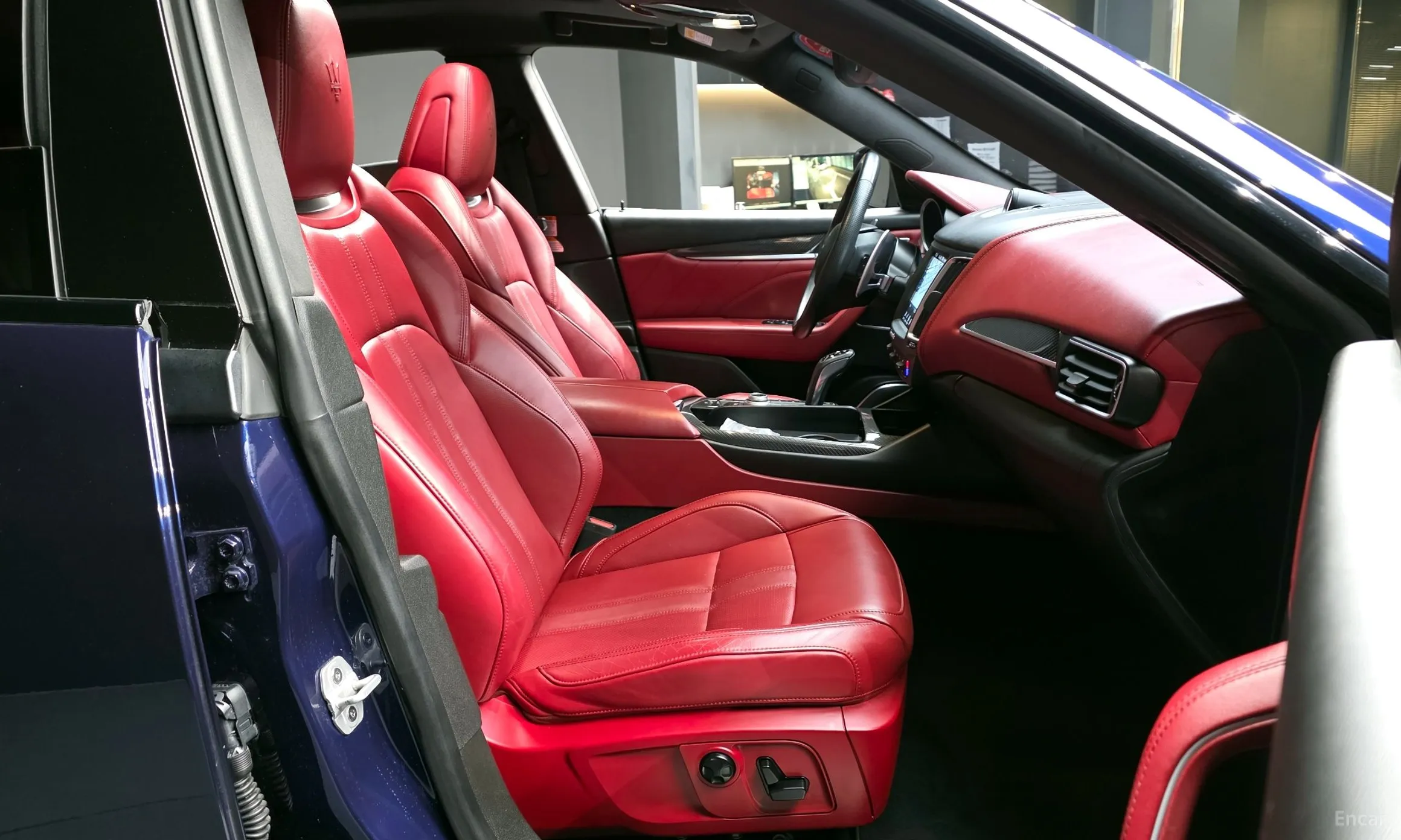 Maserati Levante превью 11
