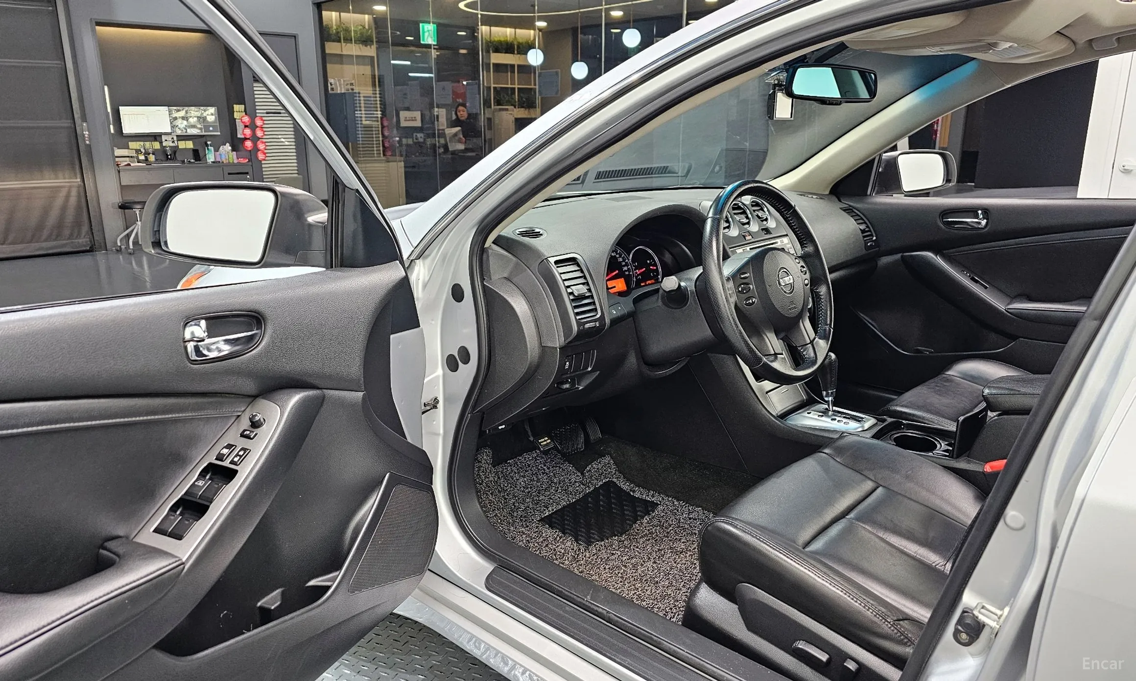 Nissan Altima превью 11