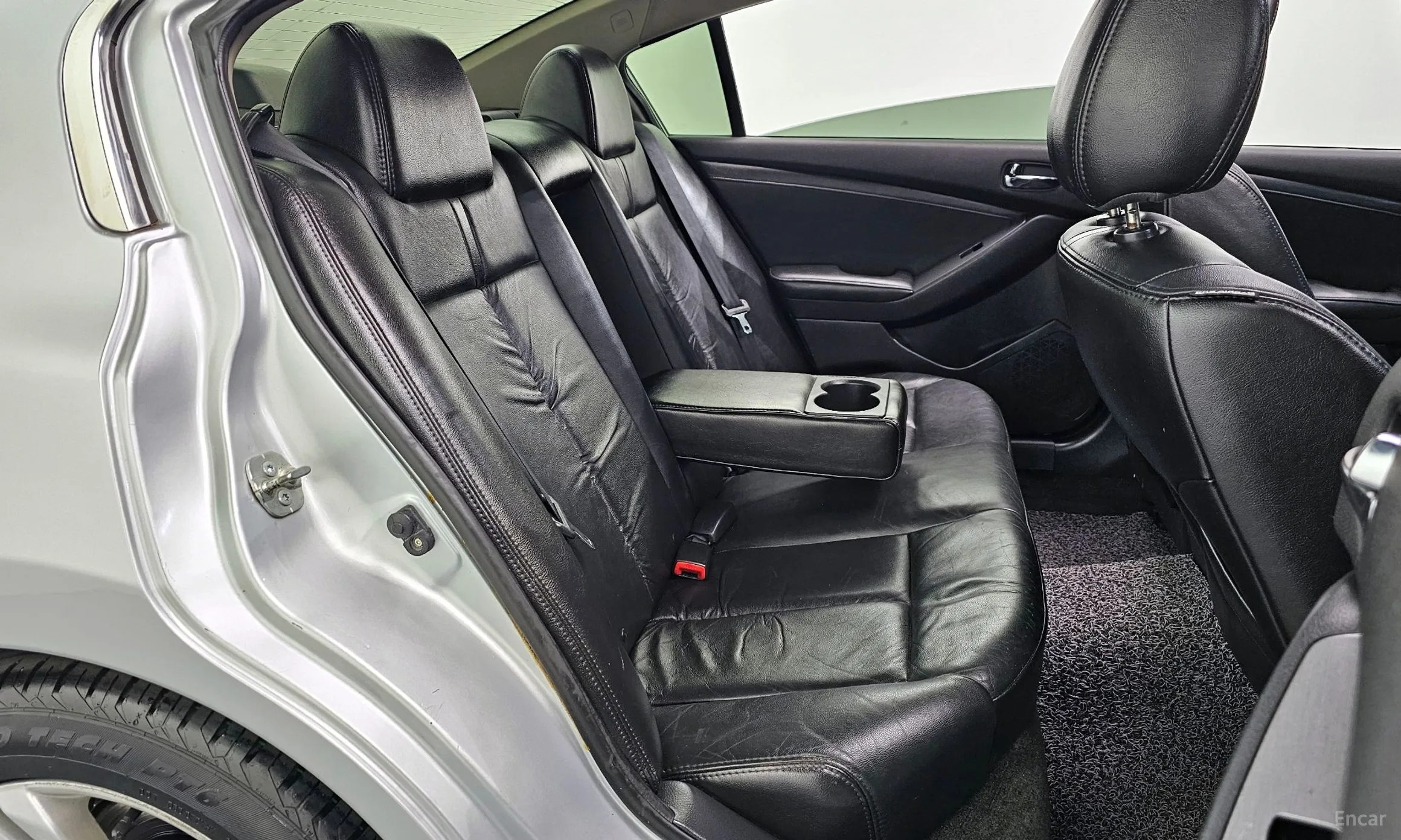 Nissan Altima превью 12