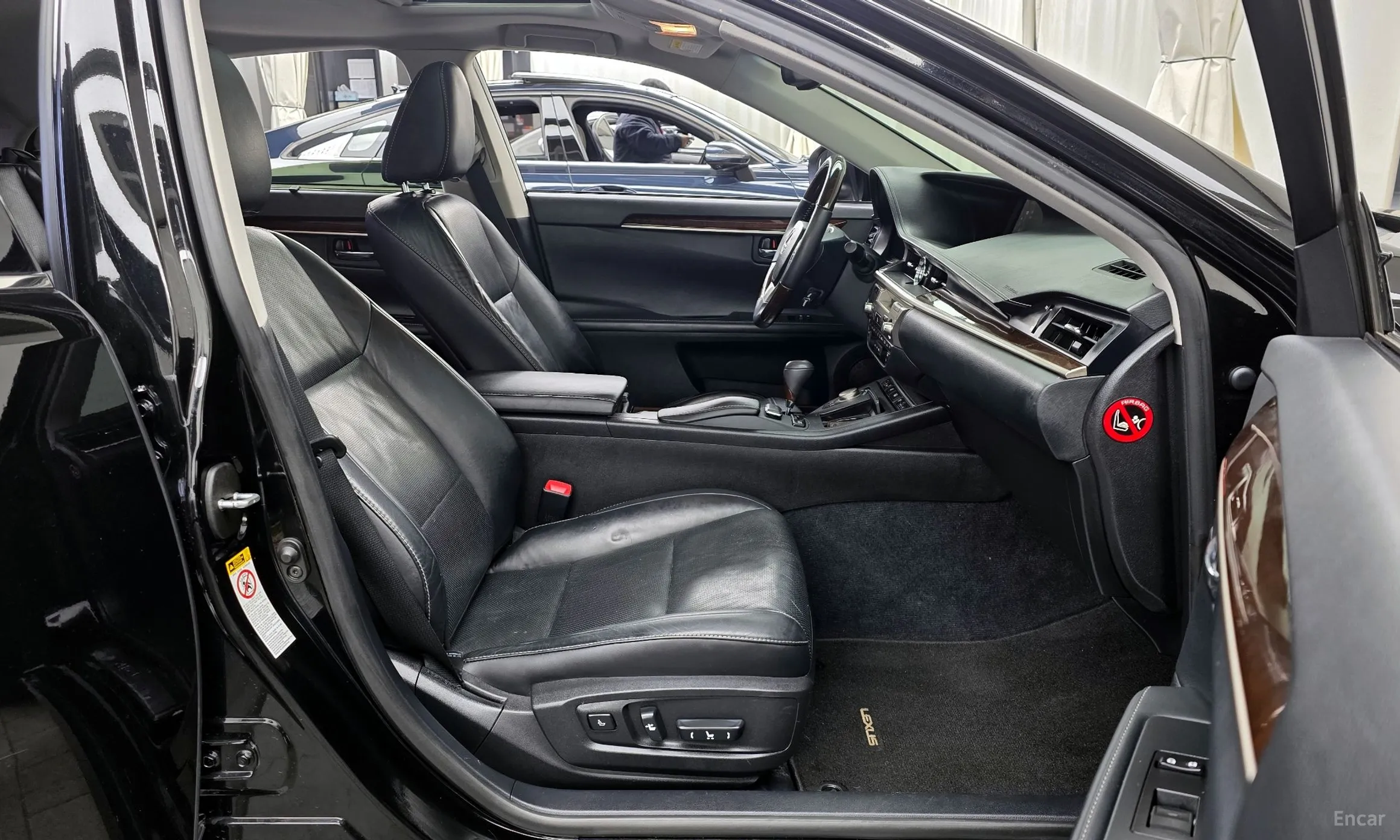 Lexus New ES300h превью 11